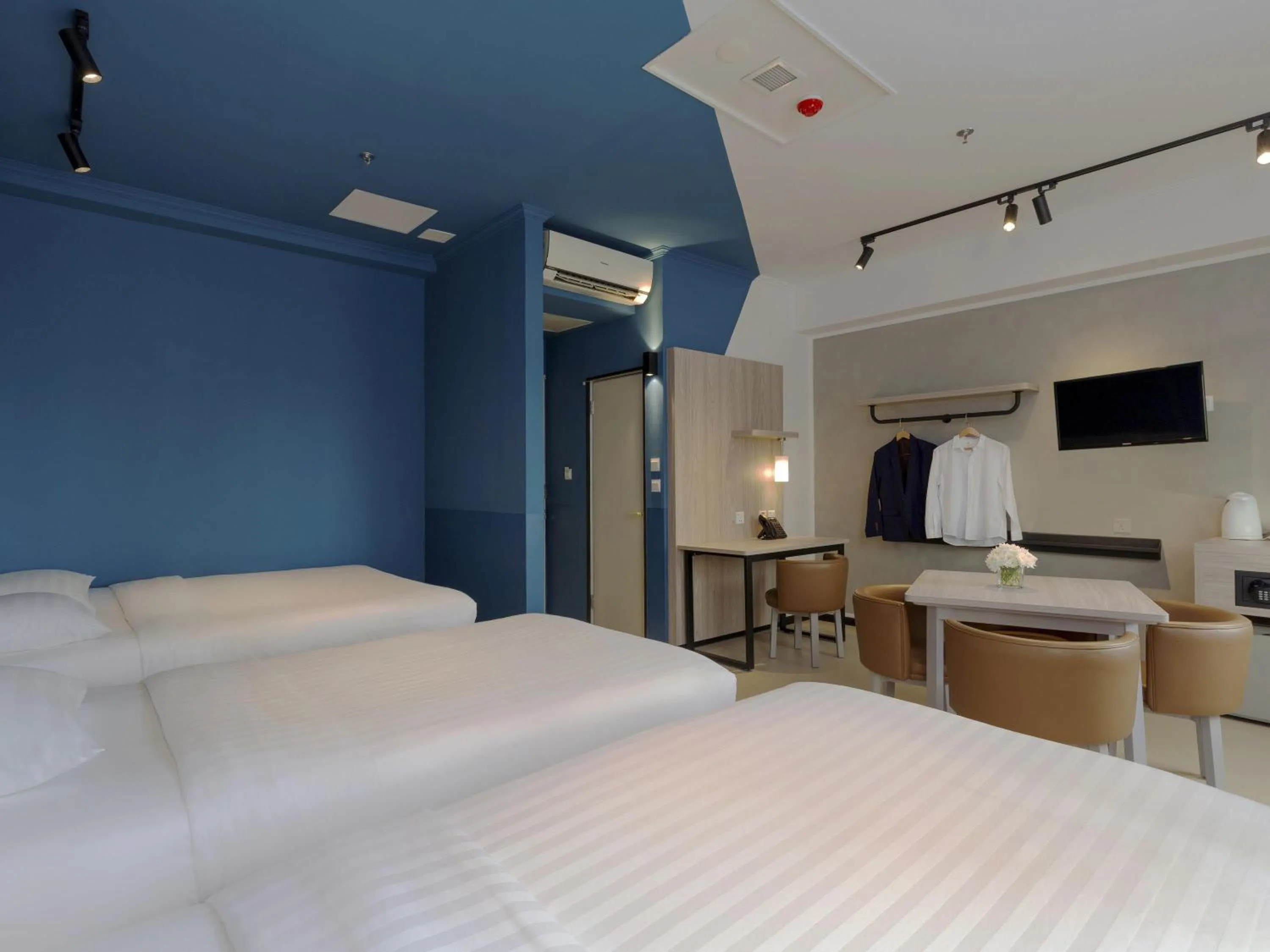 Bedroom, Bed in ibis budget Phnom Penh Riverside