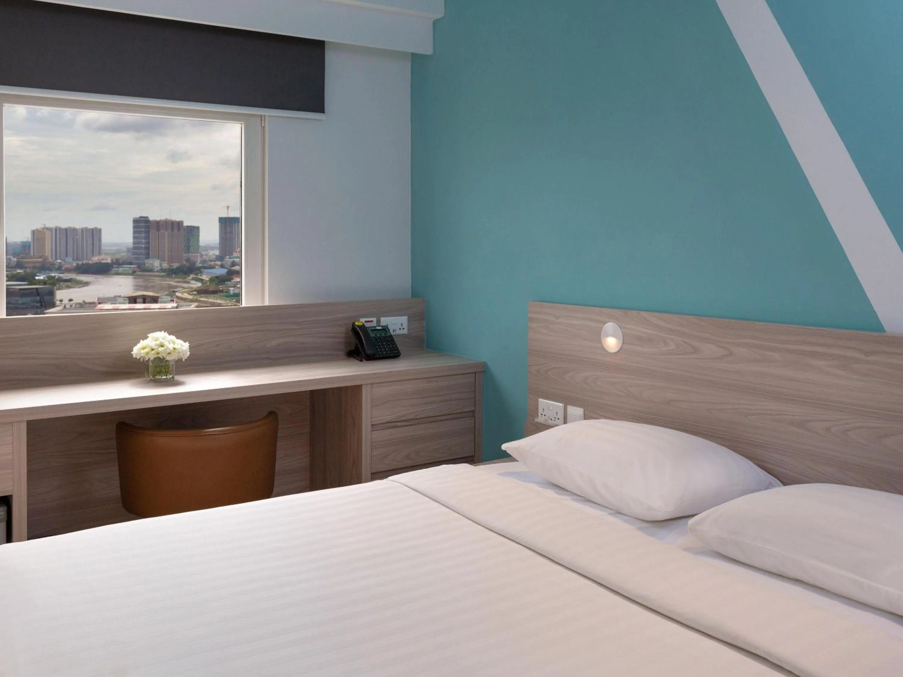 Bedroom, Bed in ibis budget Phnom Penh Riverside