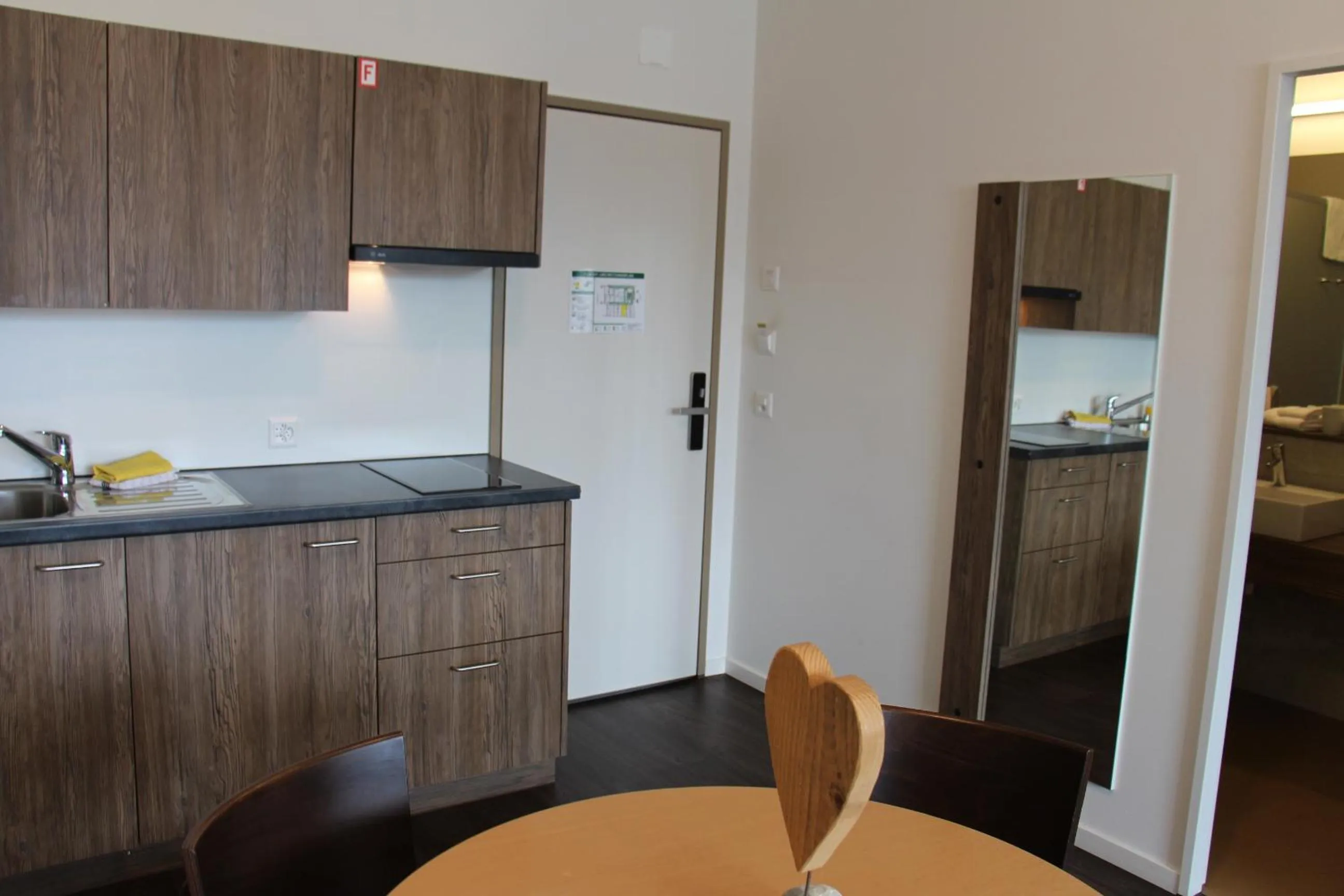 Communal kitchen in B&B Hotel Peter und Paul