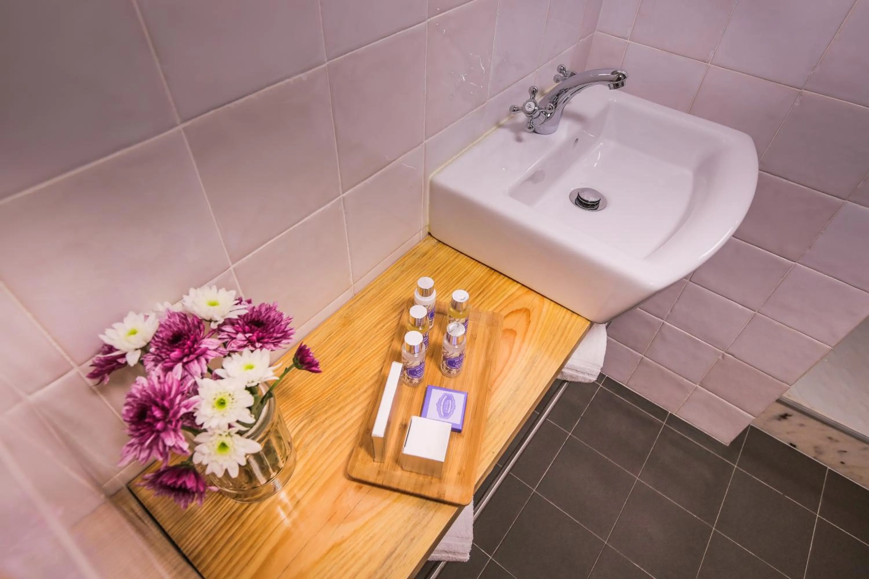Bathroom in My Ribeira Guest House