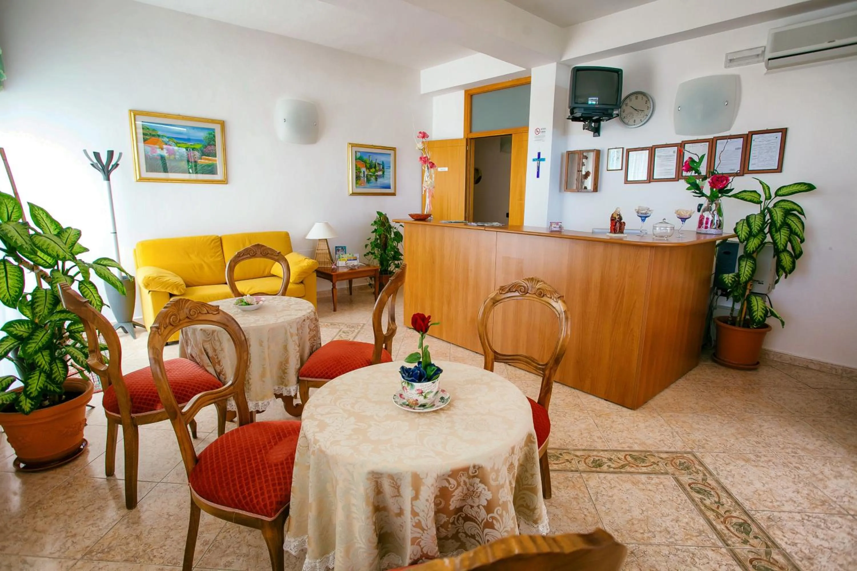 Lobby or reception in Hotel Porto Badisco