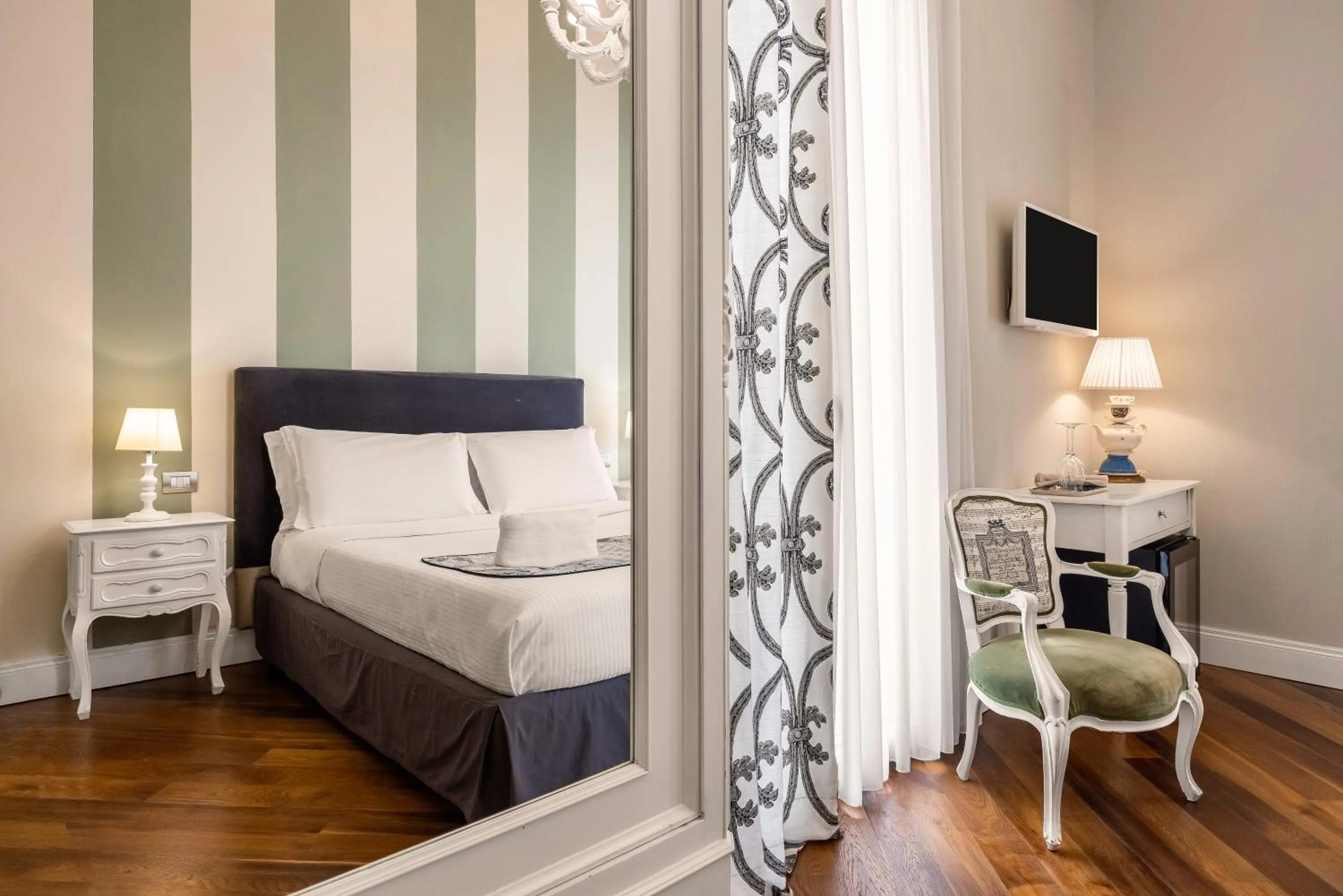 Photo of the whole room, Bed in Dimora Bellini by Hotel Bellini sas