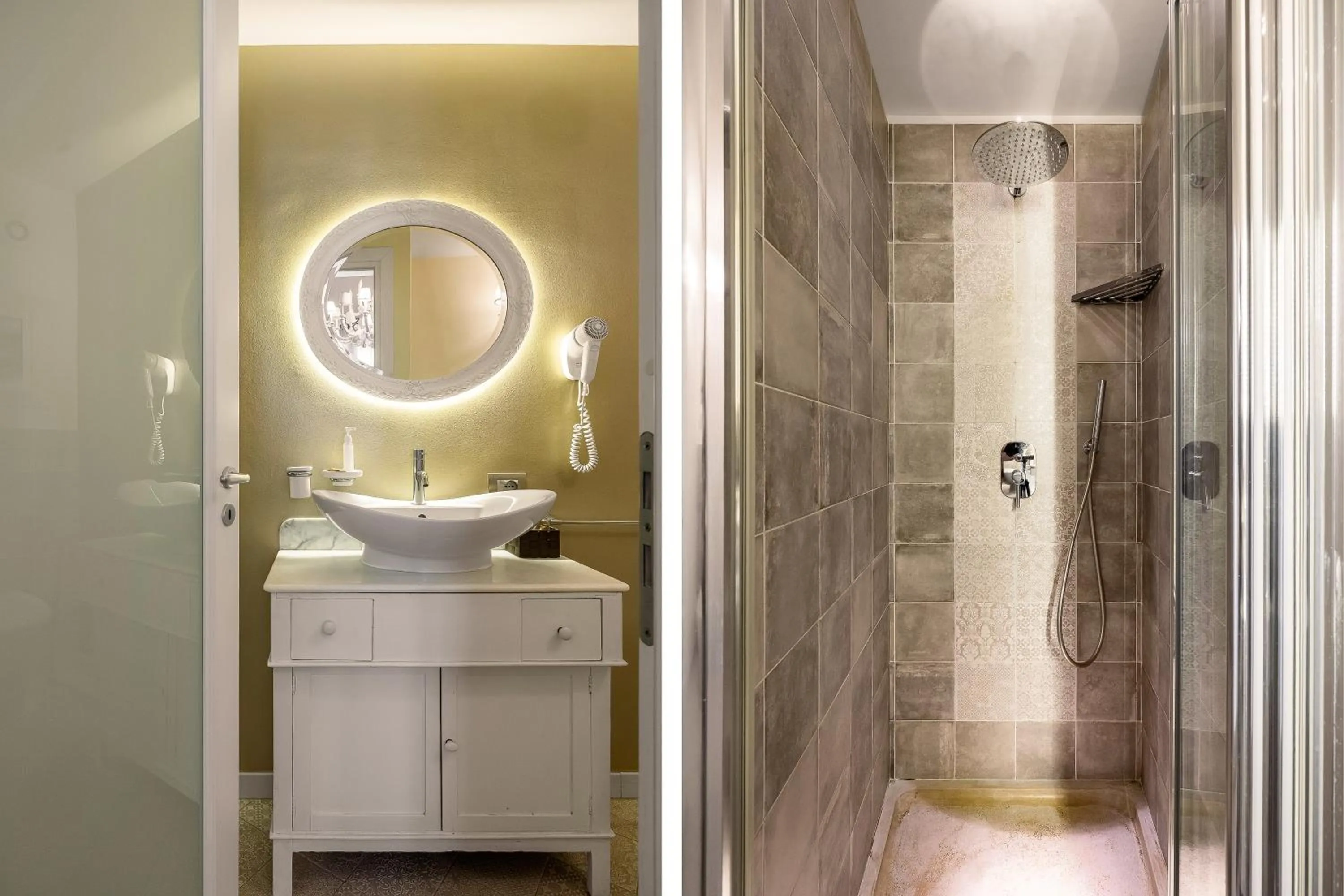 Bathroom in Dimora Bellini by Hotel Bellini sas