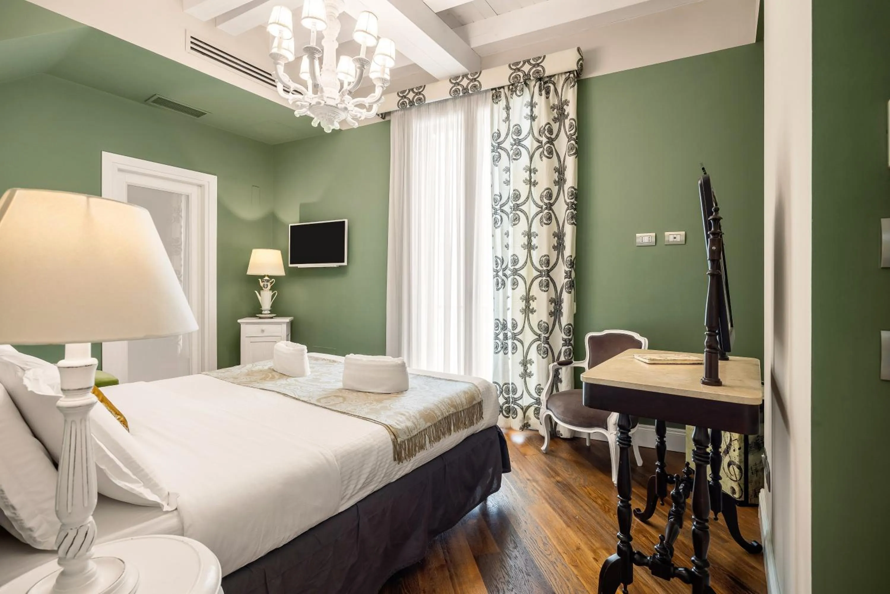 Bedroom, Bed in Dimora Bellini by Hotel Bellini sas