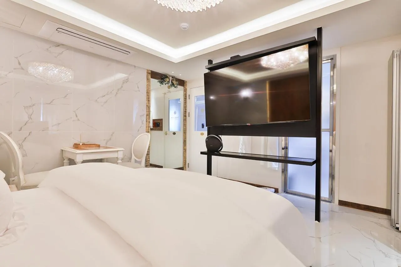 Photo of the whole room, Bed in 2월 호텔 리버사이드 경산점