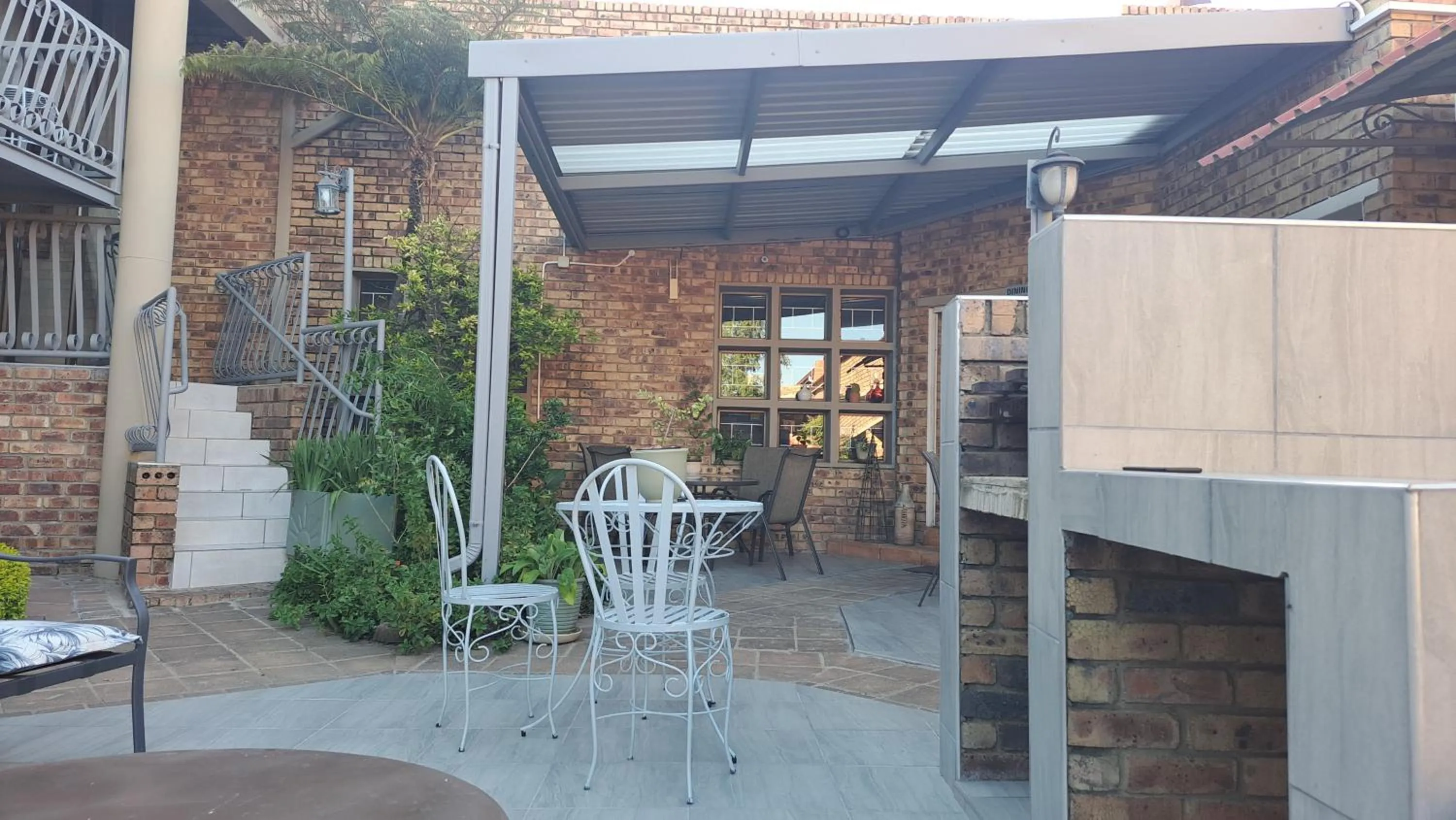 Property building in Dormio Manor Guest Lodge