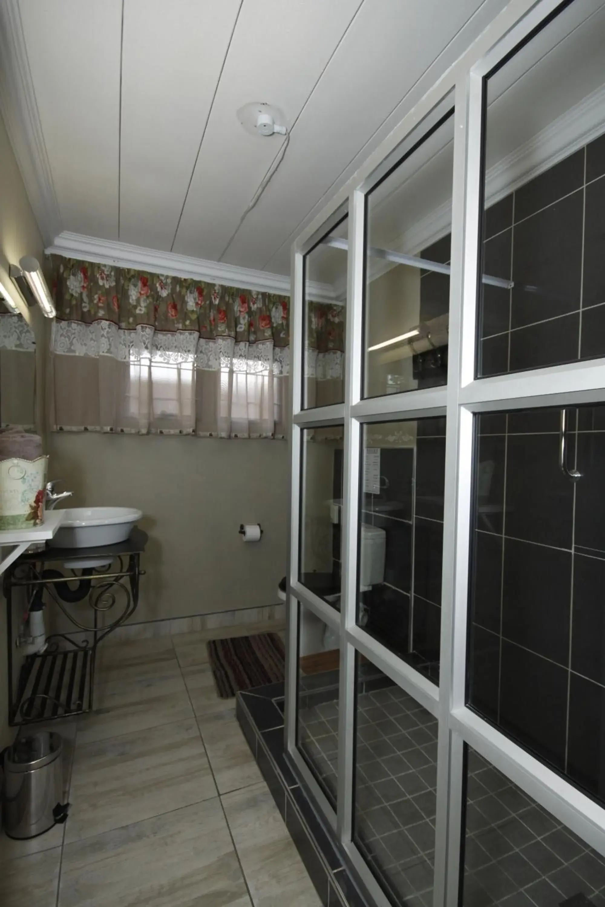 King Room in Dormio Manor Guest Lodge King Room in Dormio Manor Guest Lodge