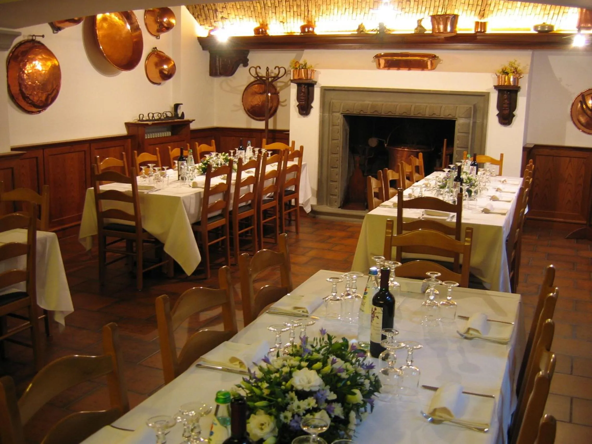 Restaurant/places to eat in Albergo Esposito