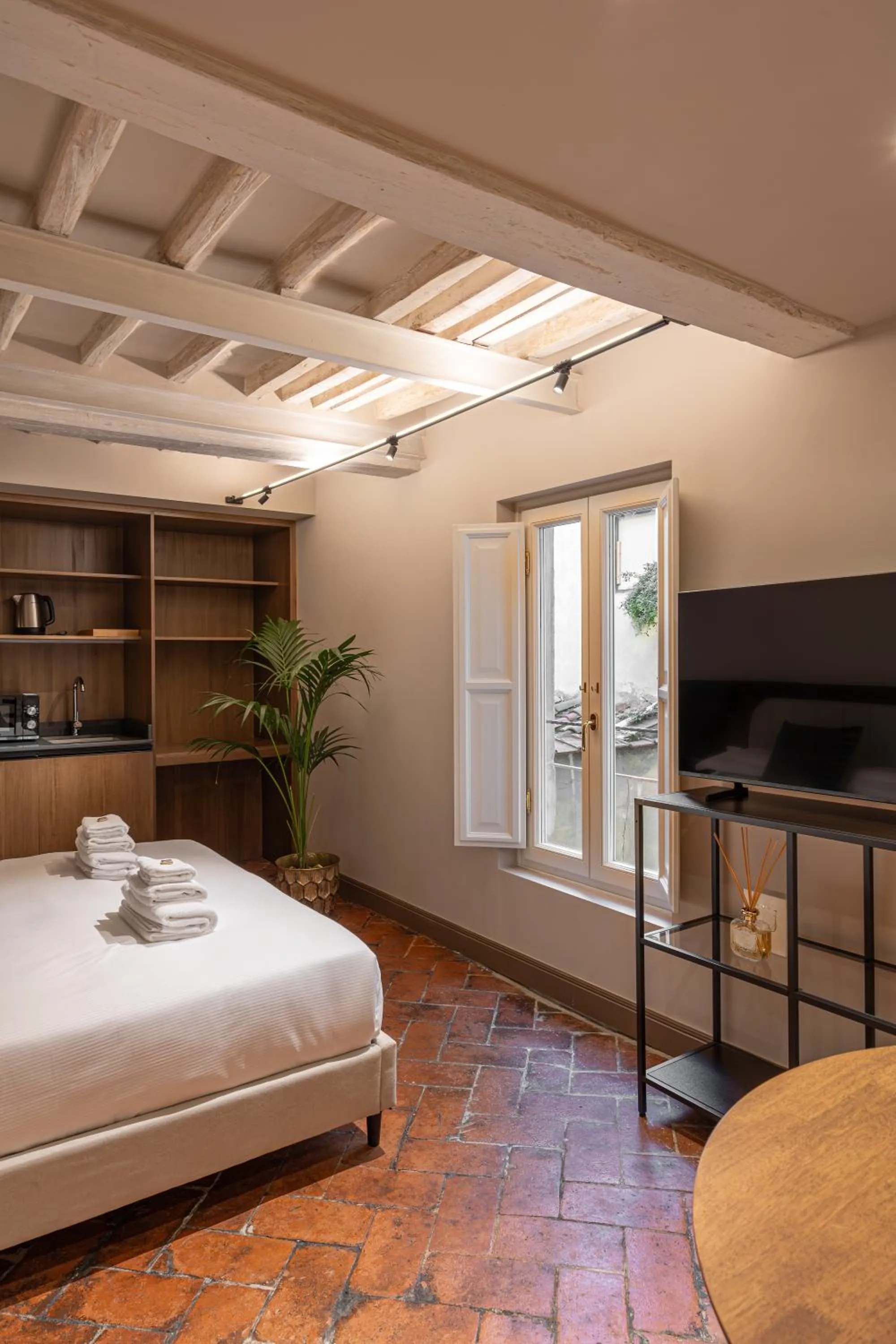 Bedroom, Bed in Maggio Living