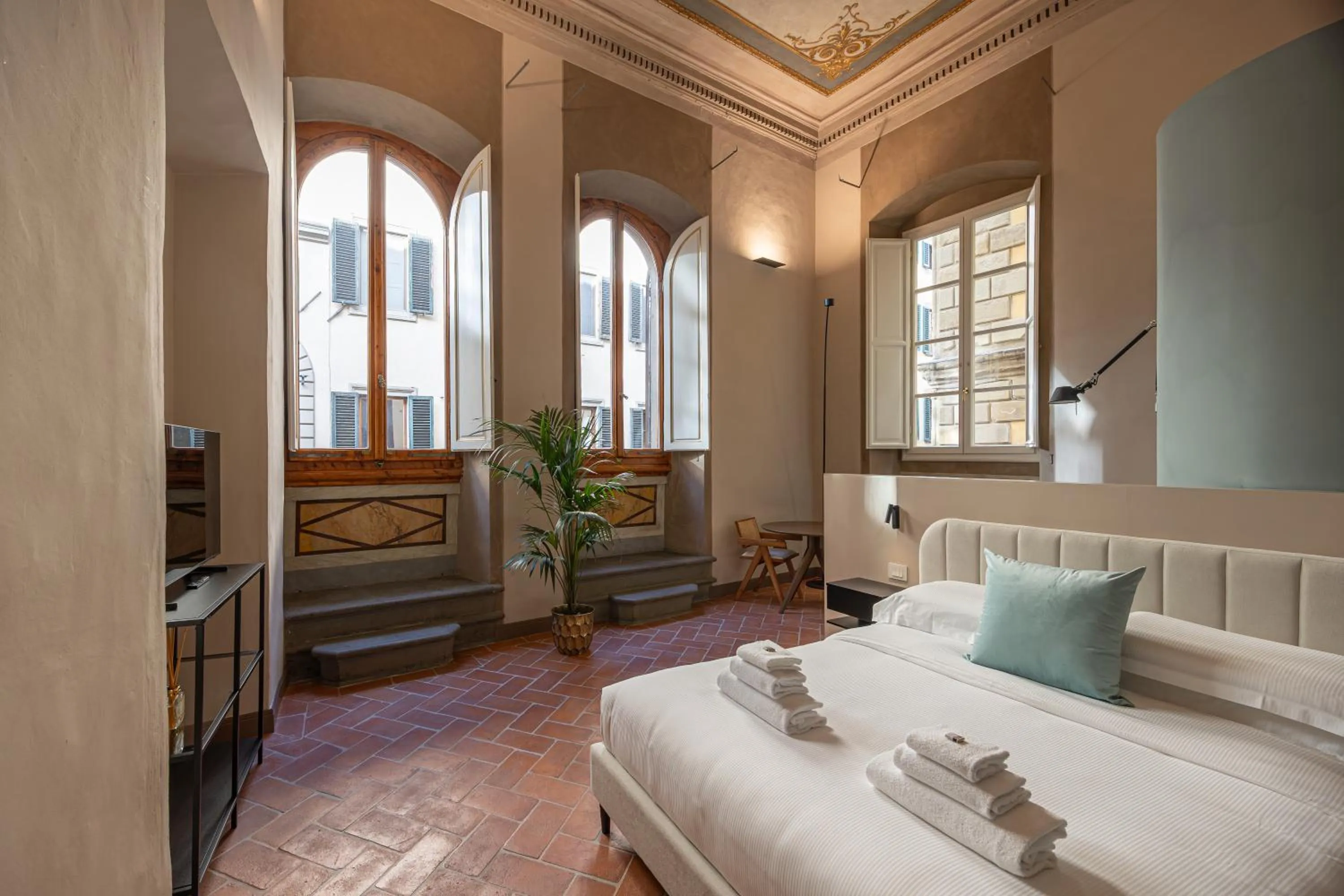 Photo of the whole room, Bed in Maggio Living