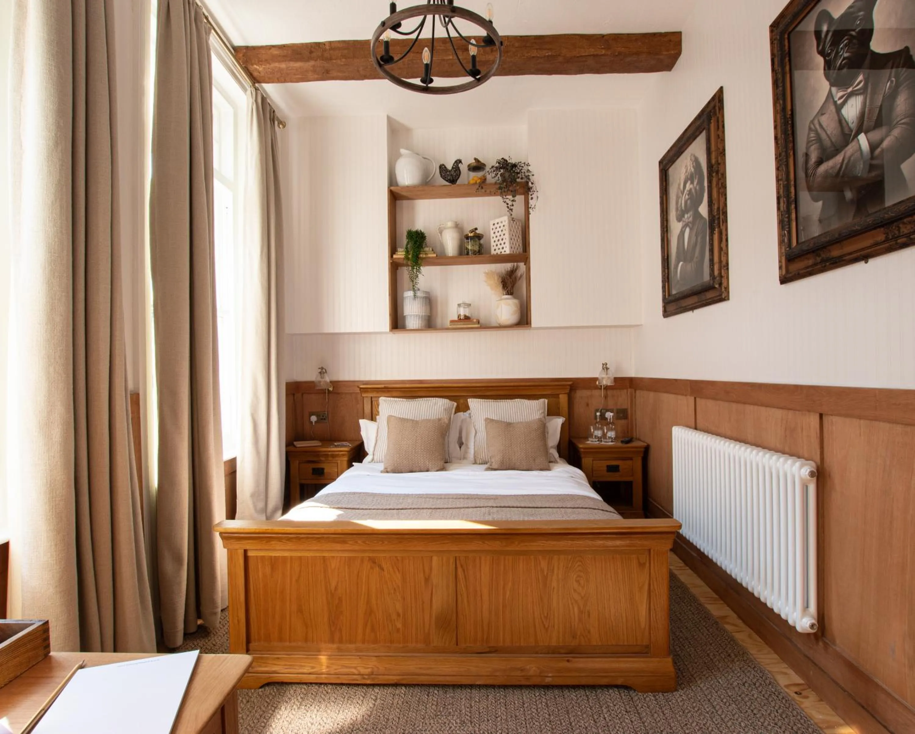 Bed in The Old Farmhouse Pub and Rooms