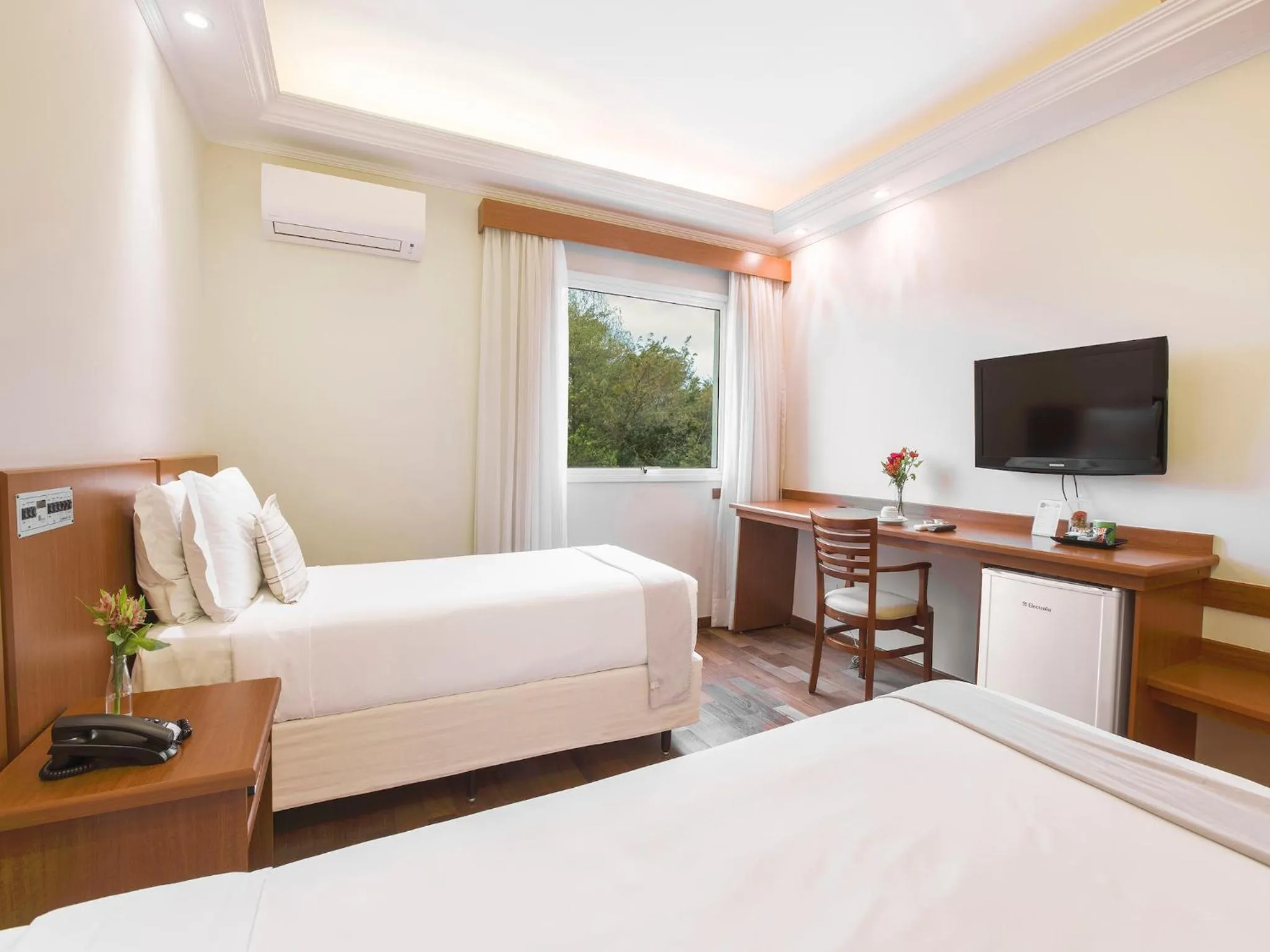 Photo of the whole room, Bed in Vinhedo Plaza Hotel