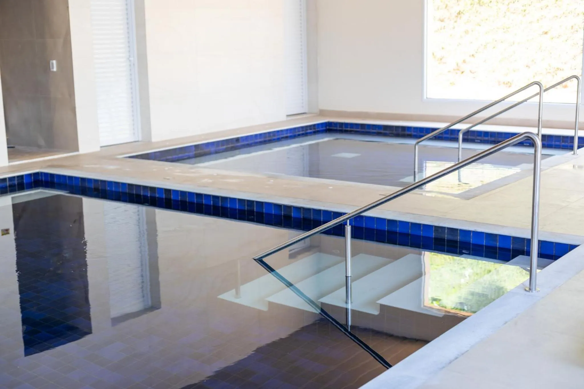 Swimming pool in Vinhedo Plaza Hotel