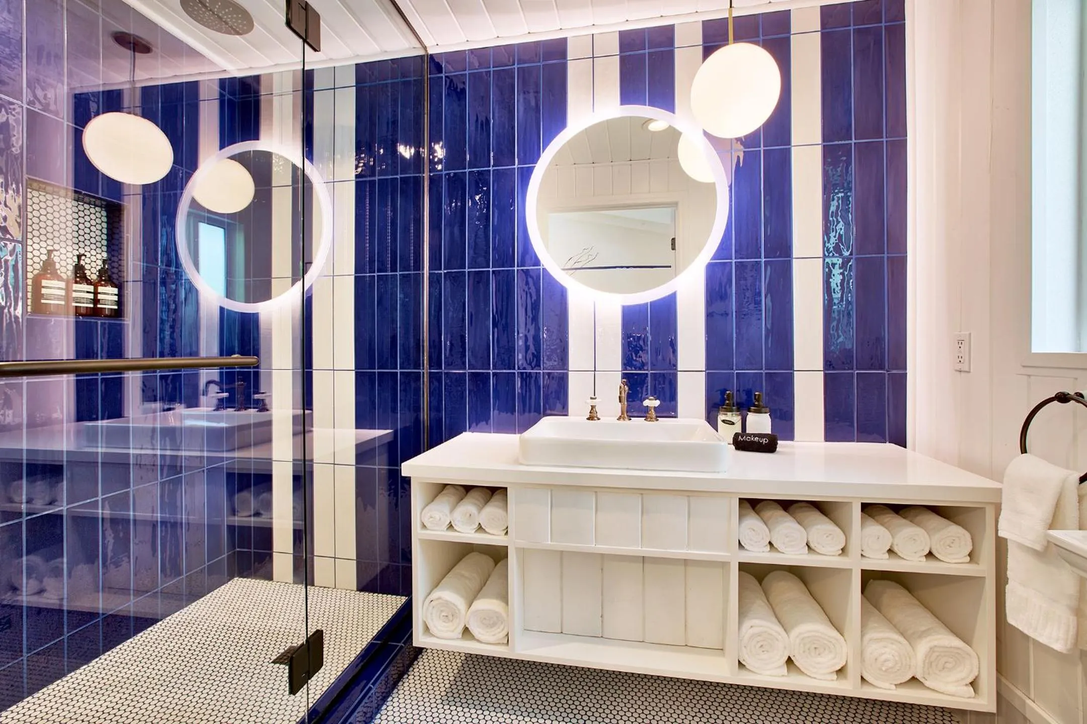 Bathroom in Dive Palm Springs