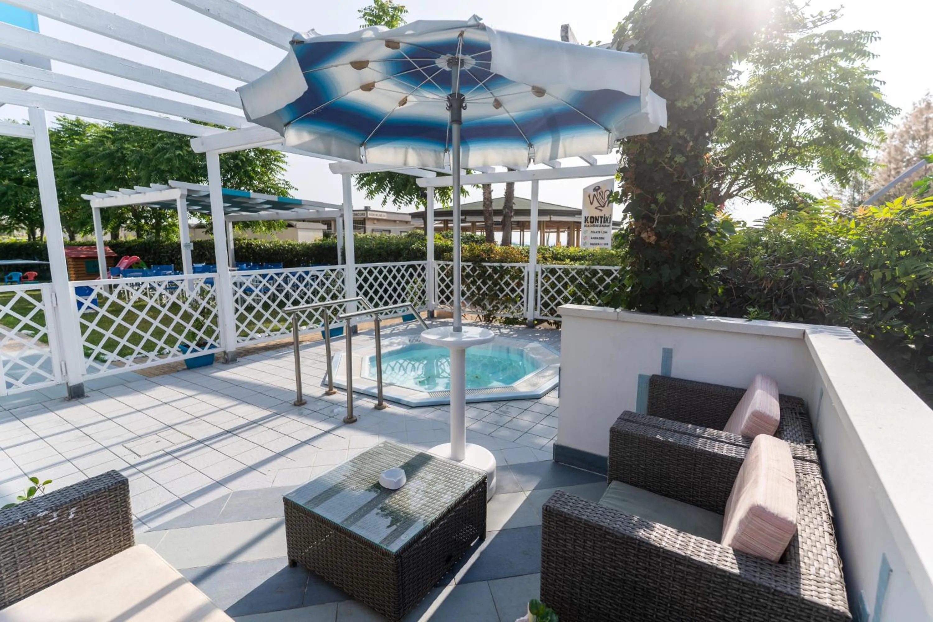 Hot Tub in Hotel Concord