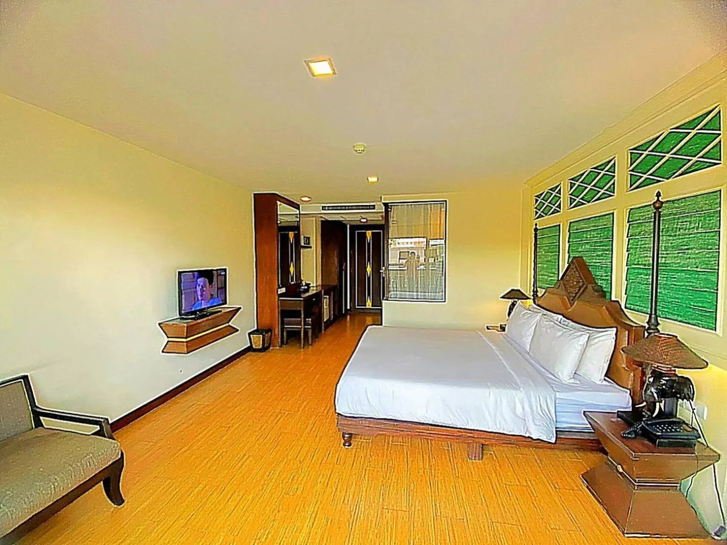 Photo of the whole room, Bed in Royal Heritage Pavilion, Jomtien