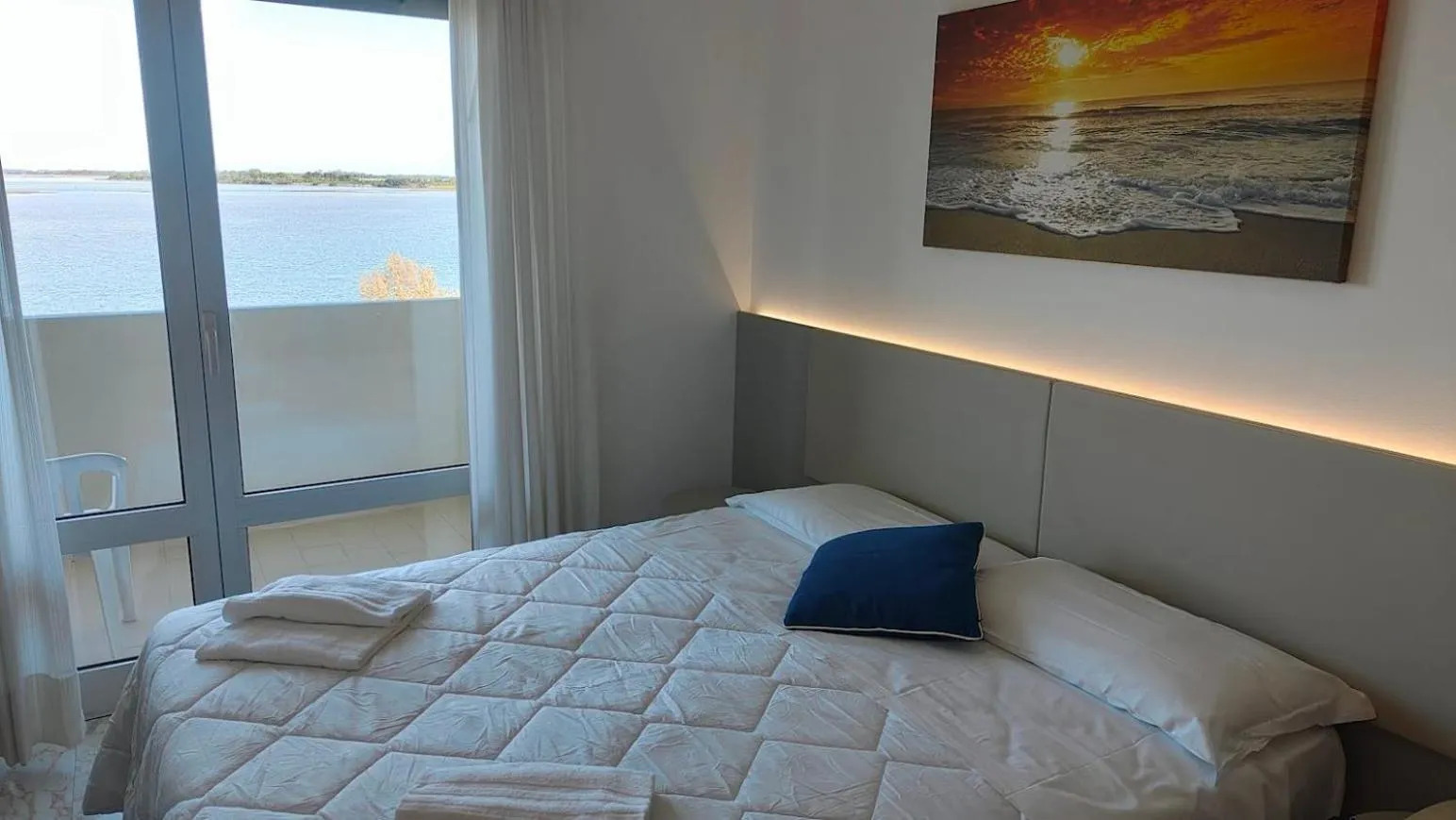 Photo of the whole room in Hotel Capri