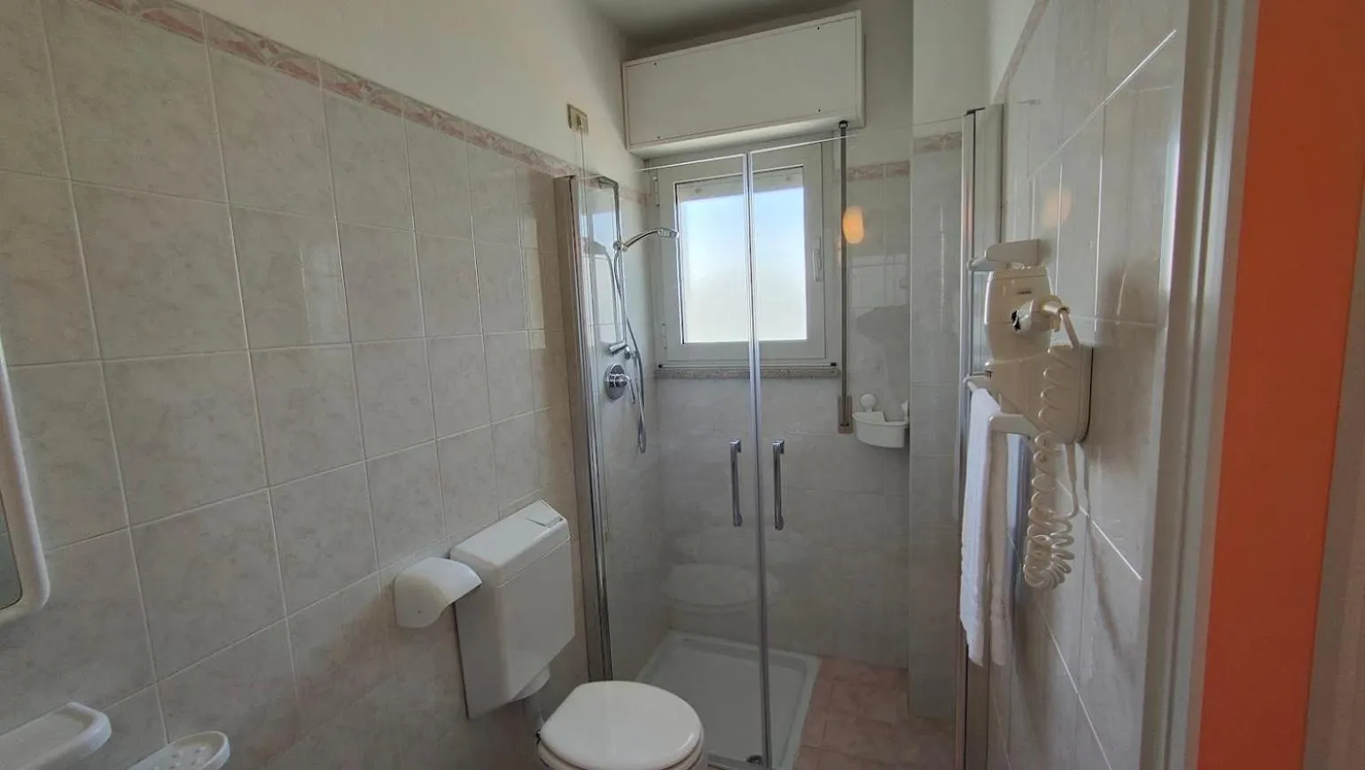 Shower in Hotel Capri