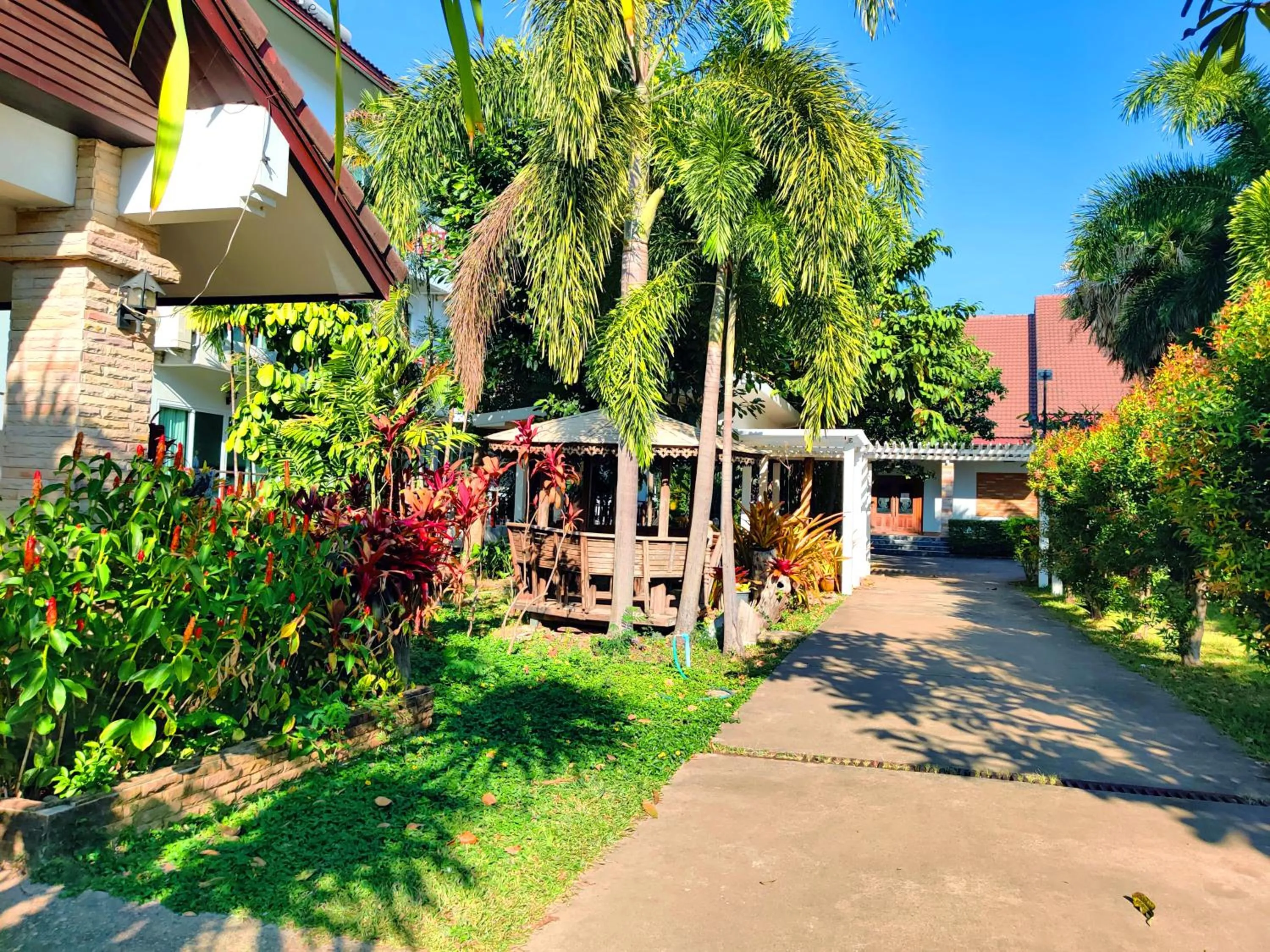 Property building in Thong Paeka Hotel