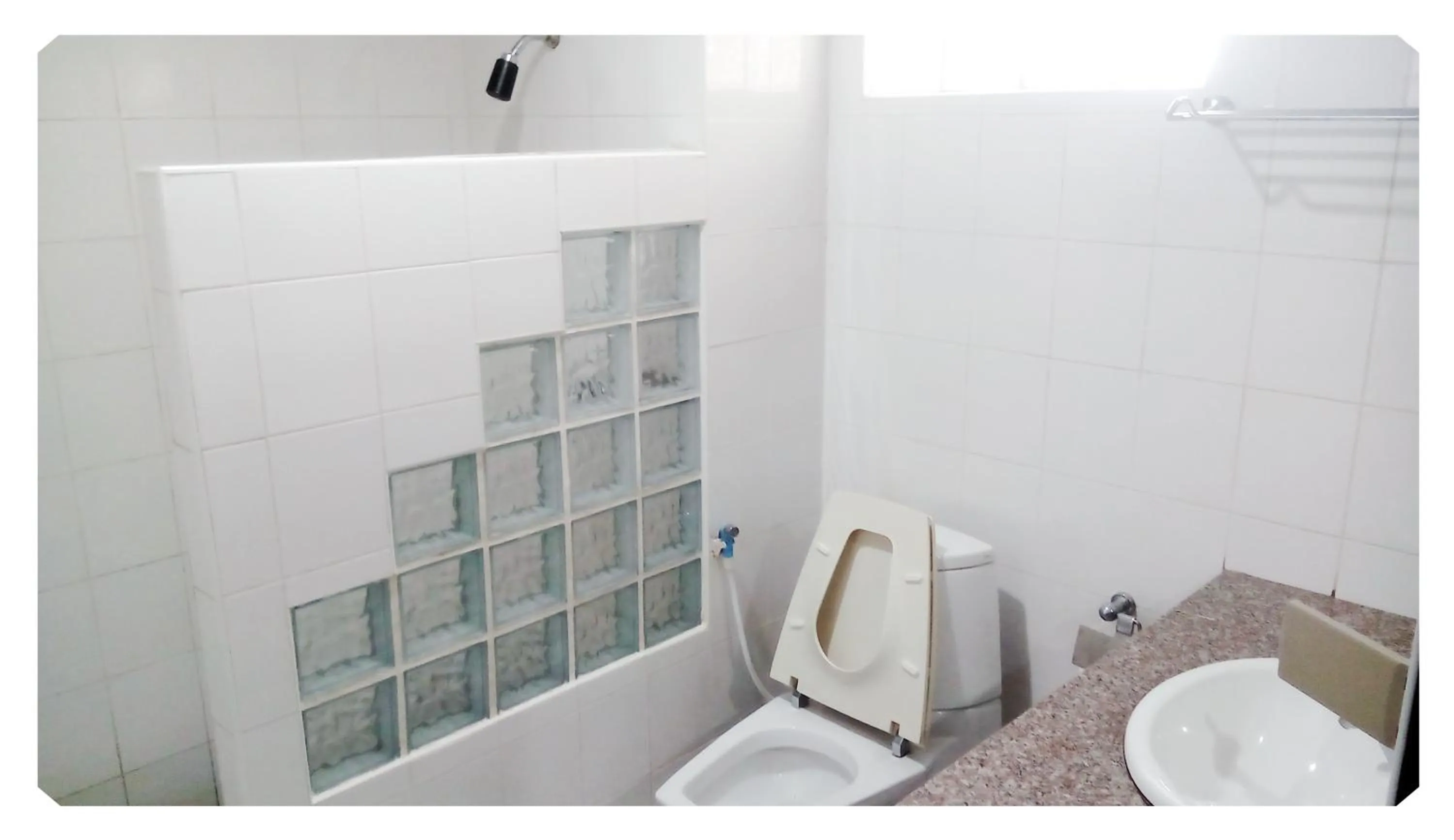 Toilet in Thong Paeka Hotel