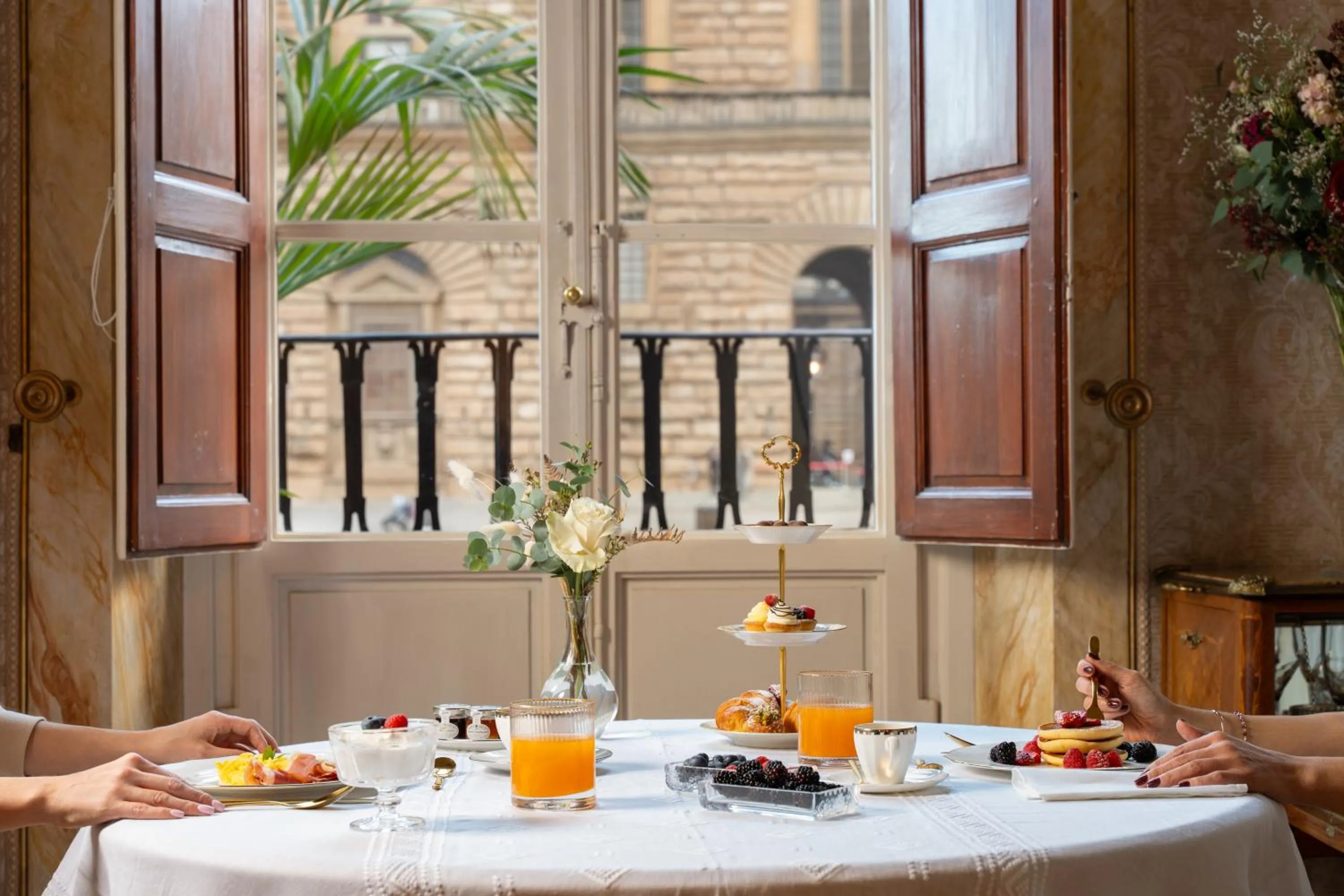 Continental breakfast in Piazza Pitti Palace - Residenza d'Epoca