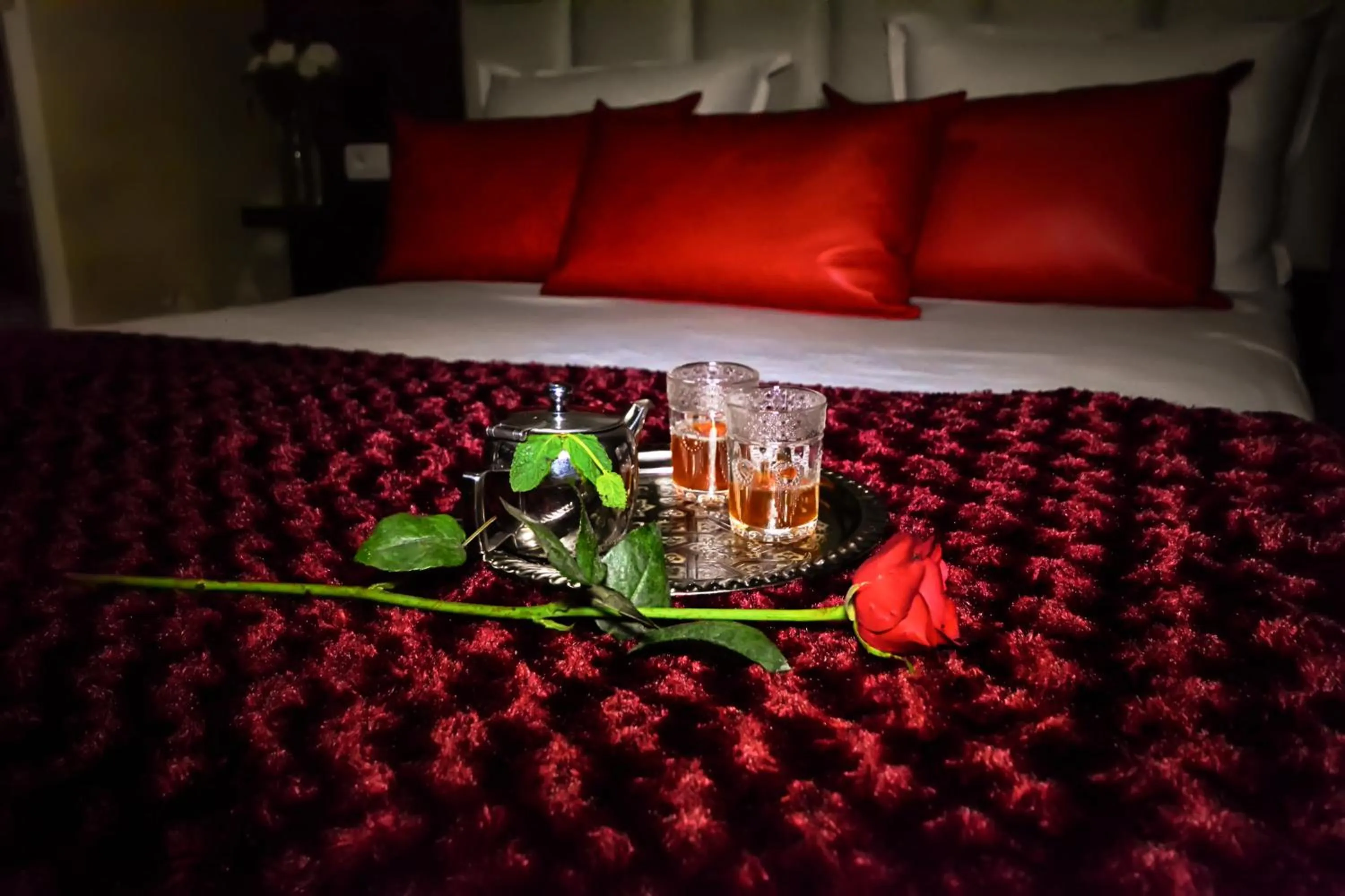 Coffee/tea facilities, Bed in Hotel Vents Des Iles