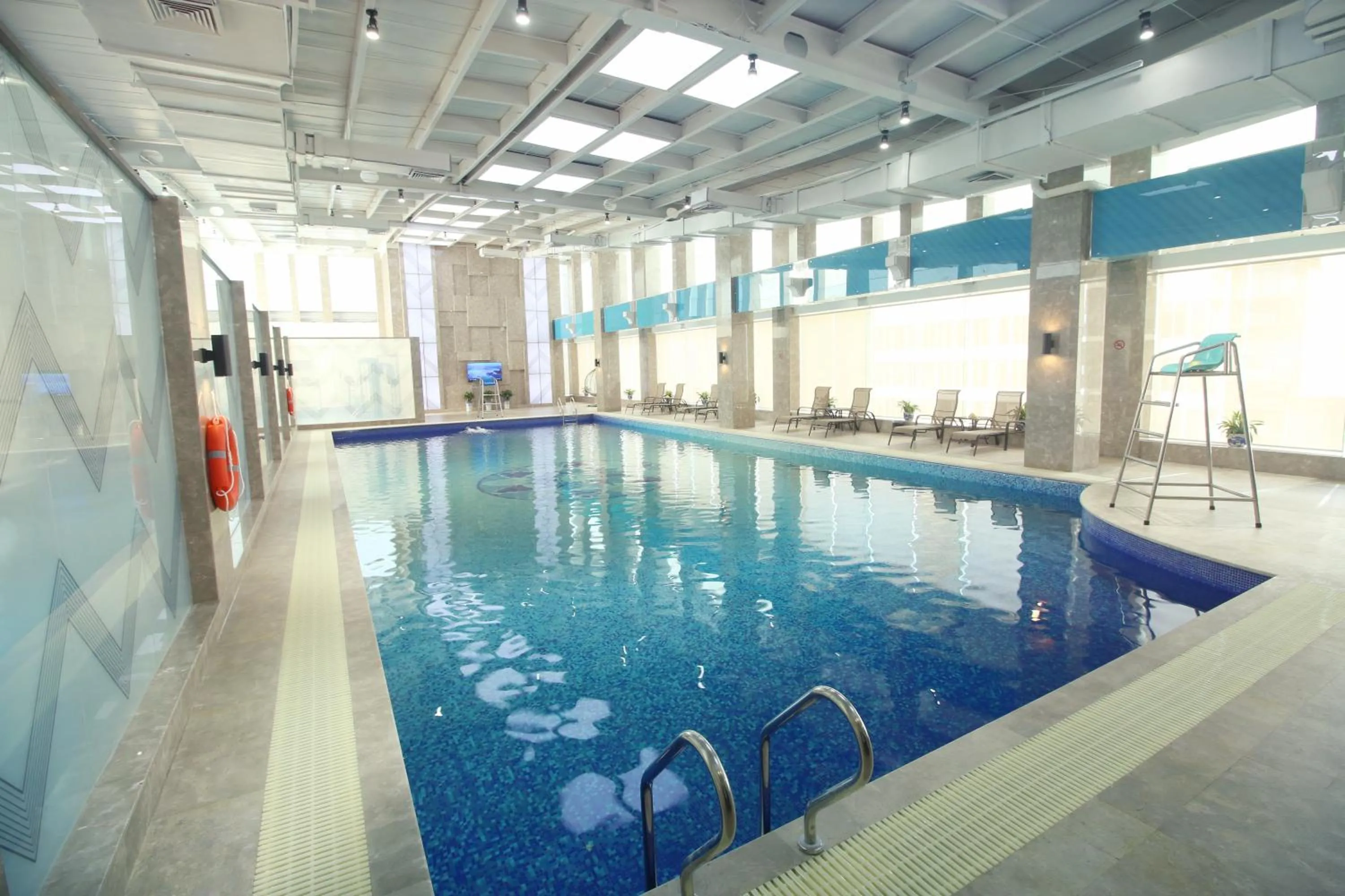 Swimming pool in Overseas Chinese Hotel Wenzhou