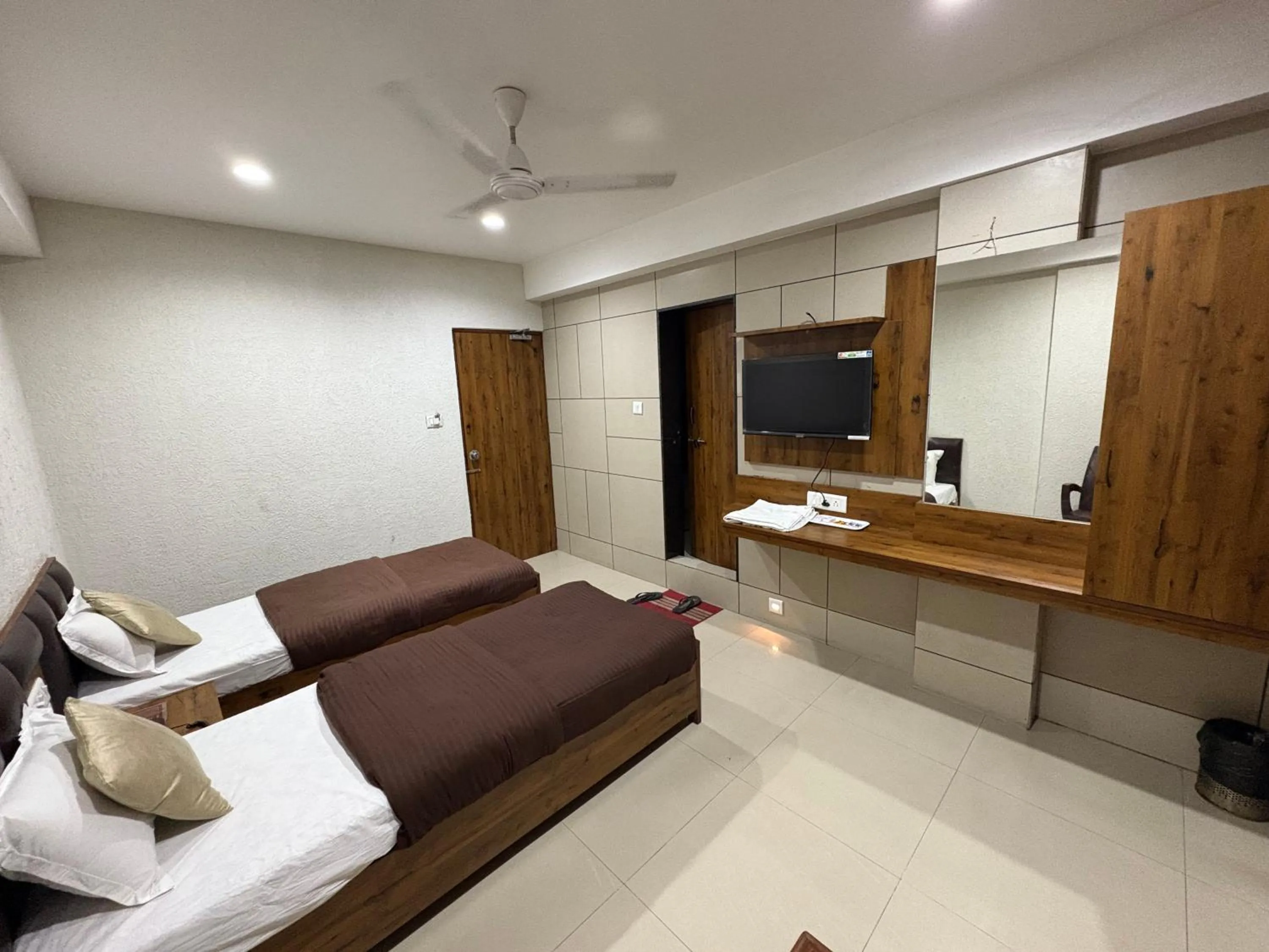 Bed in Hotel Sanmati