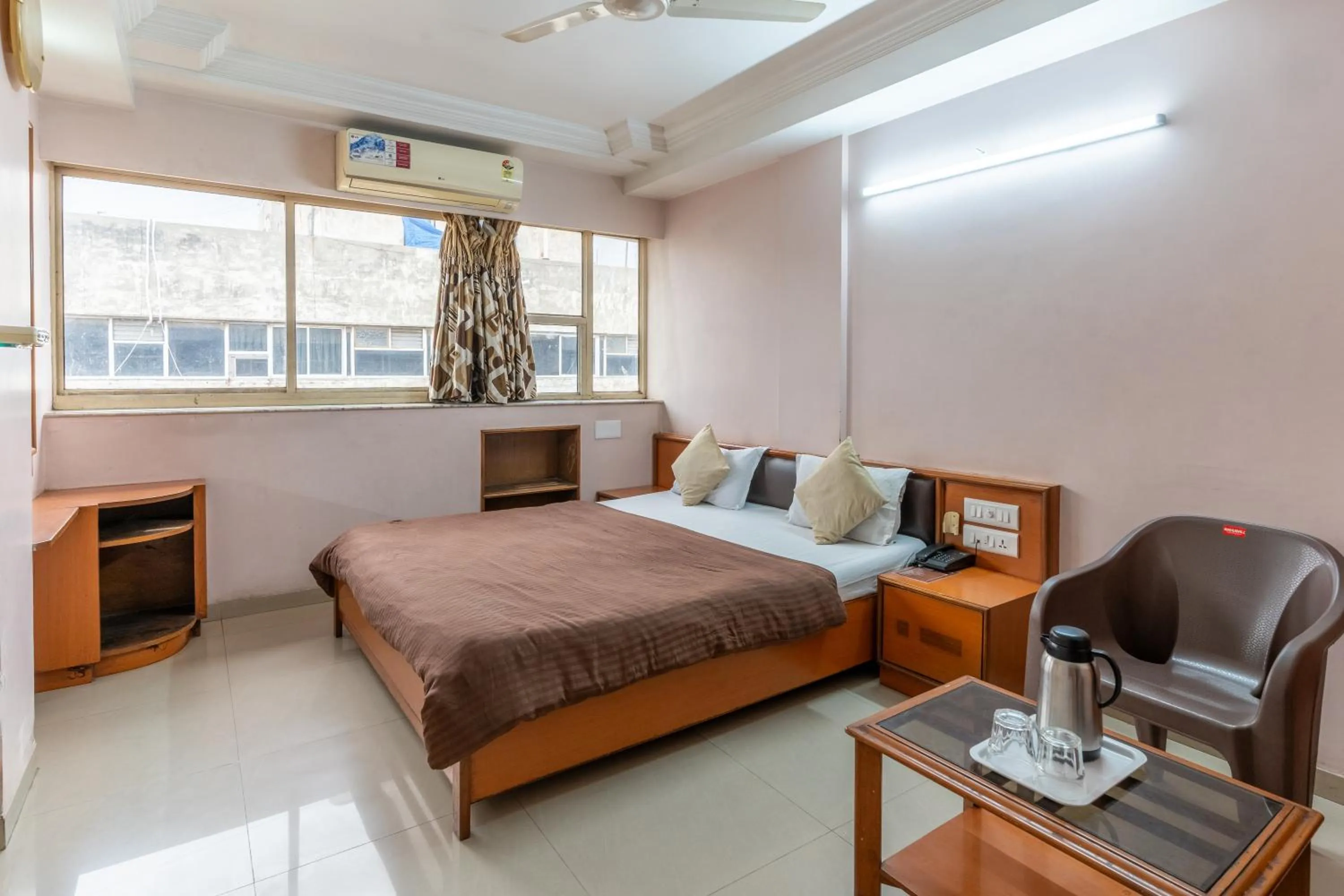 Bed in Hotel Sanmati