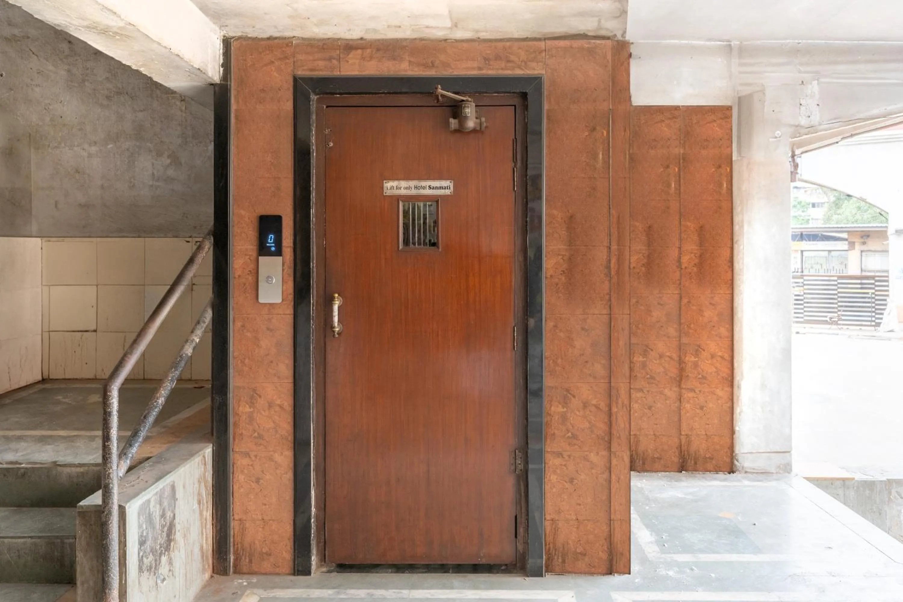 elevator in Hotel Sanmati