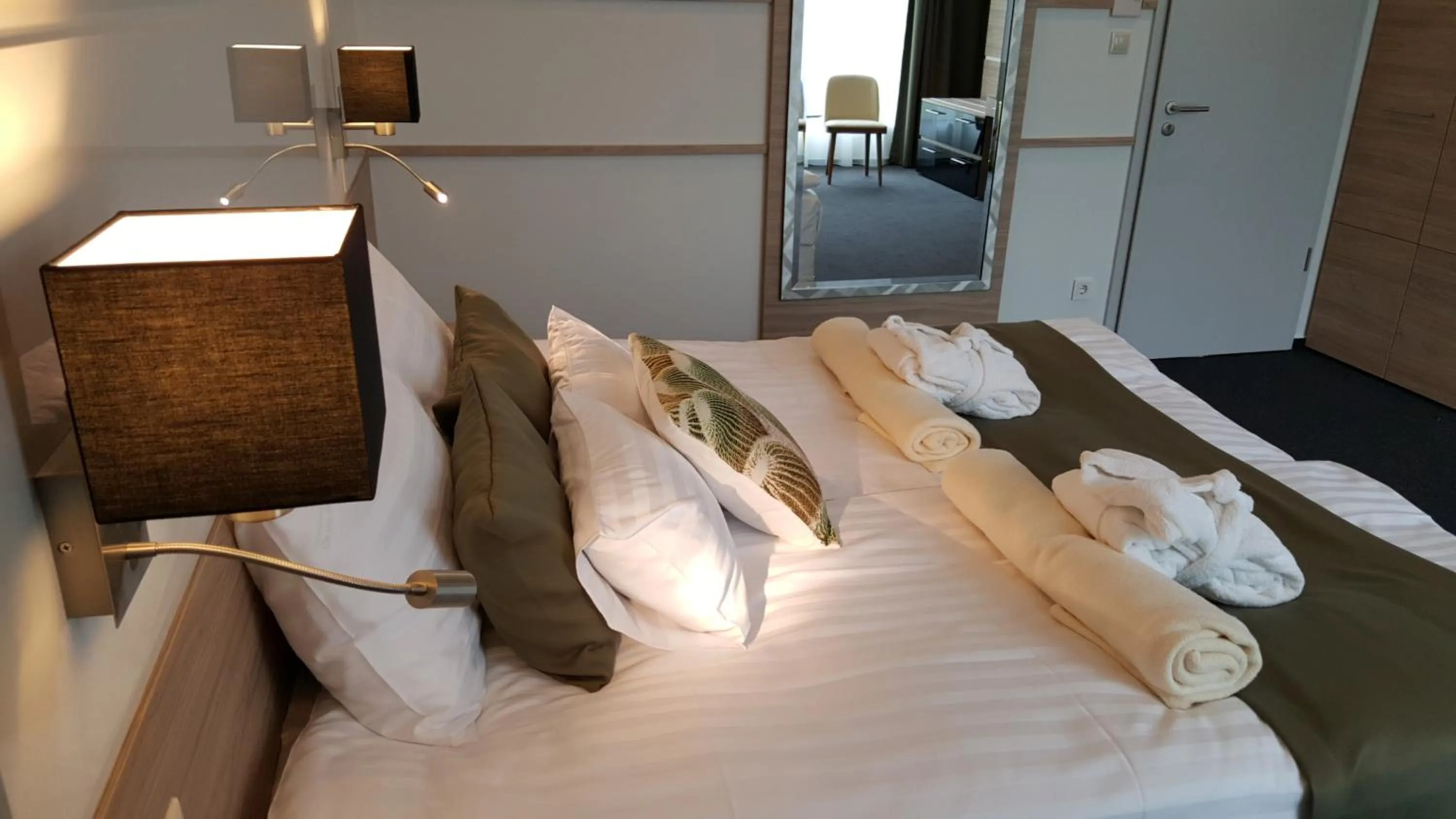 Bedroom, Bed in Hotel Zena Beauty & Shopping Center