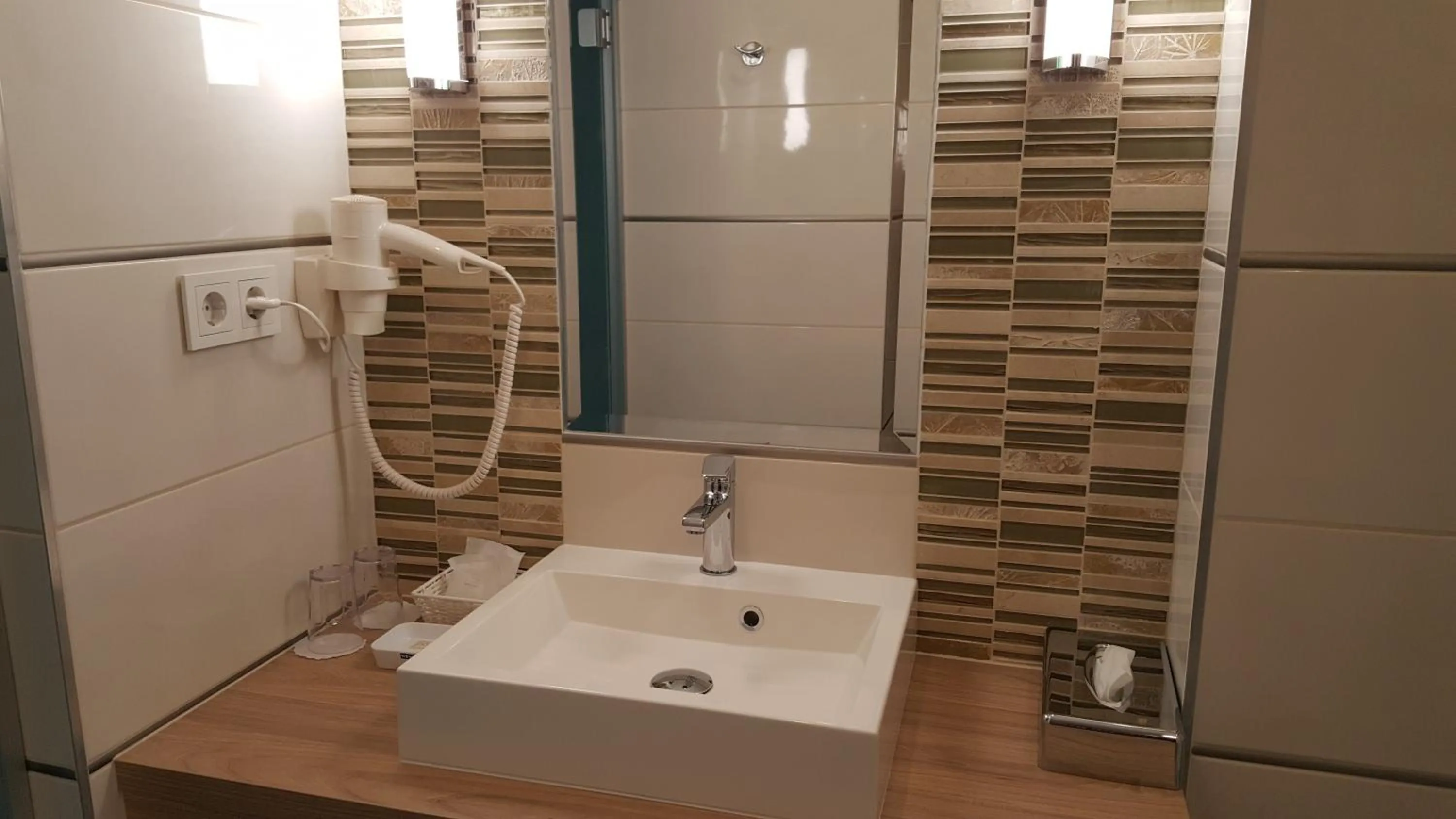 Bathroom in Hotel Zena Beauty & Shopping Center