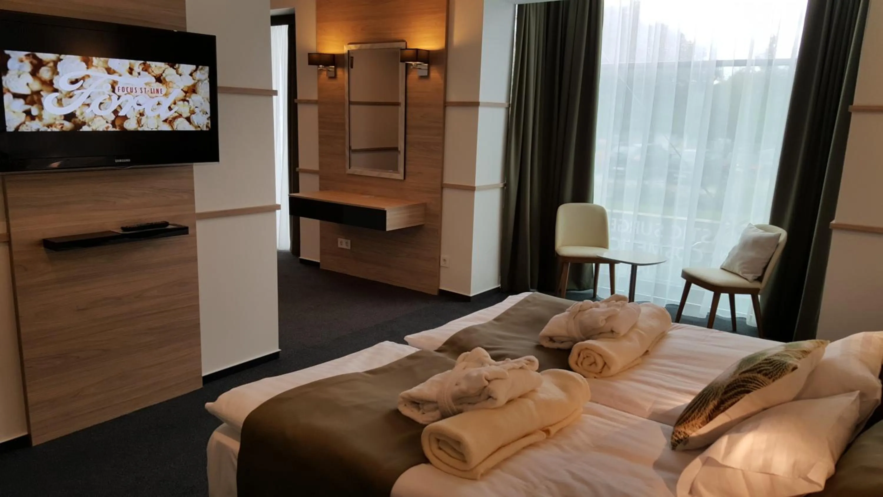 Bedroom, Bed in Hotel Zena Beauty & Shopping Center