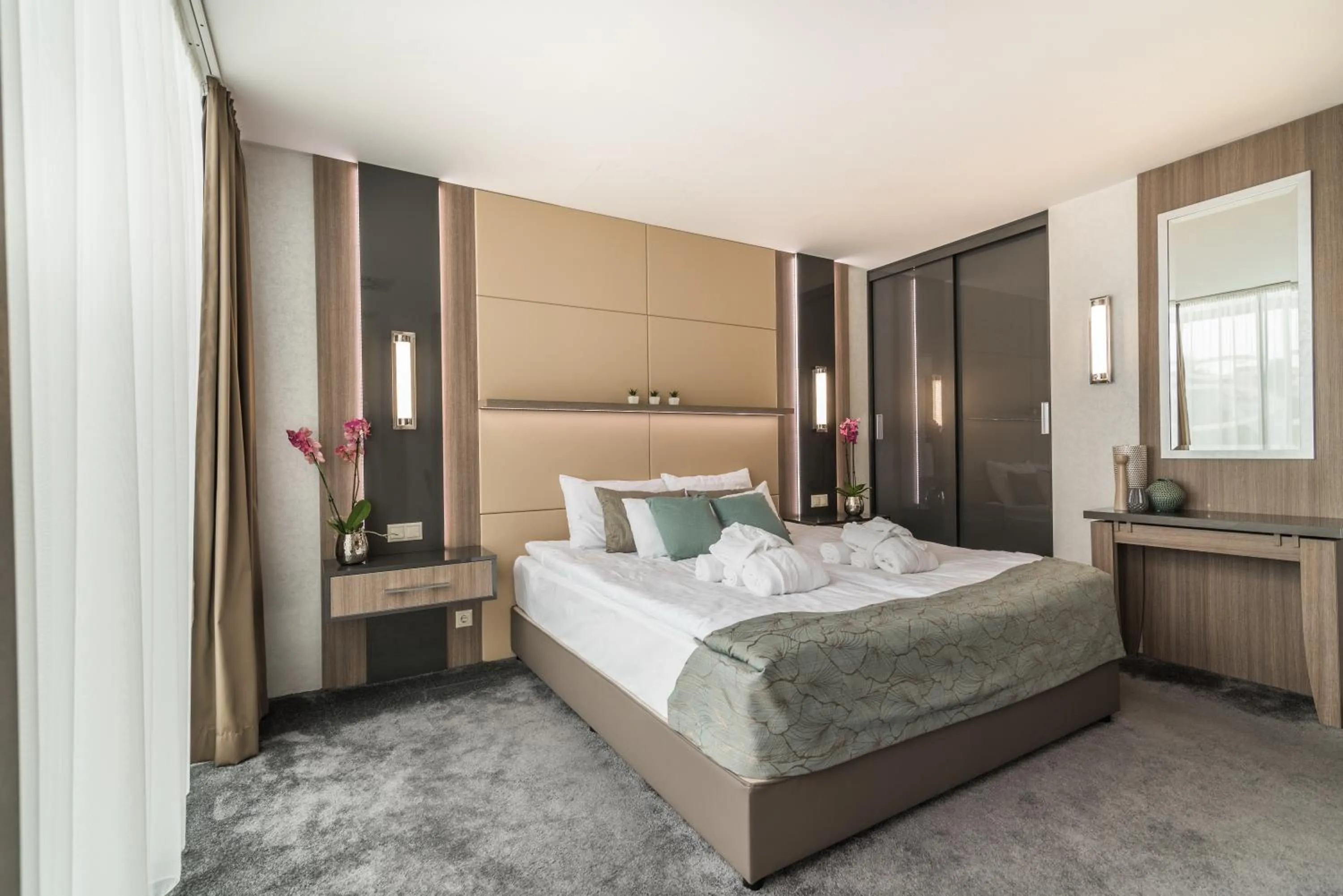 Bed in Hotel Zena Beauty & Shopping Center