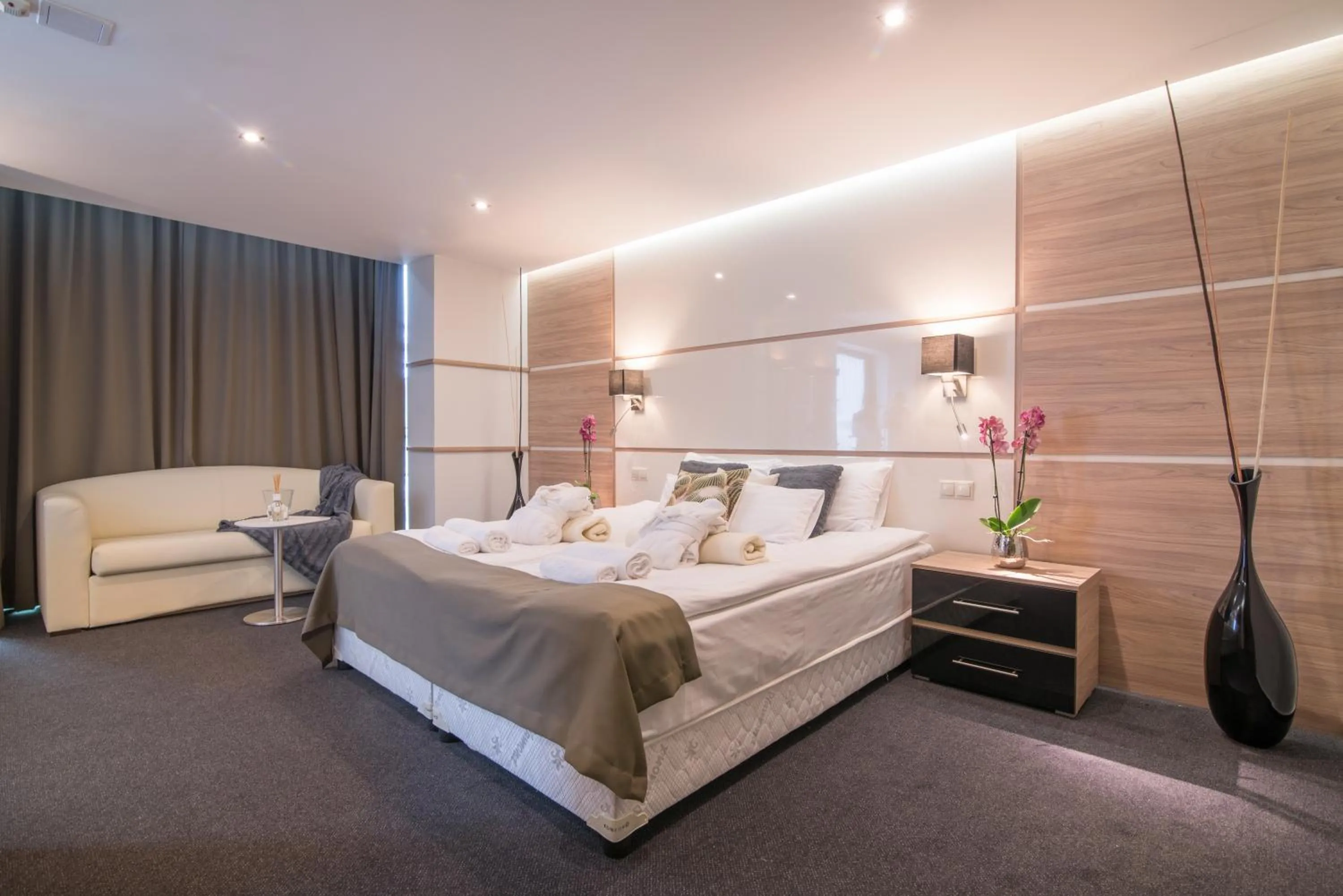 Photo of the whole room, Bed in Hotel Zena Beauty & Shopping Center