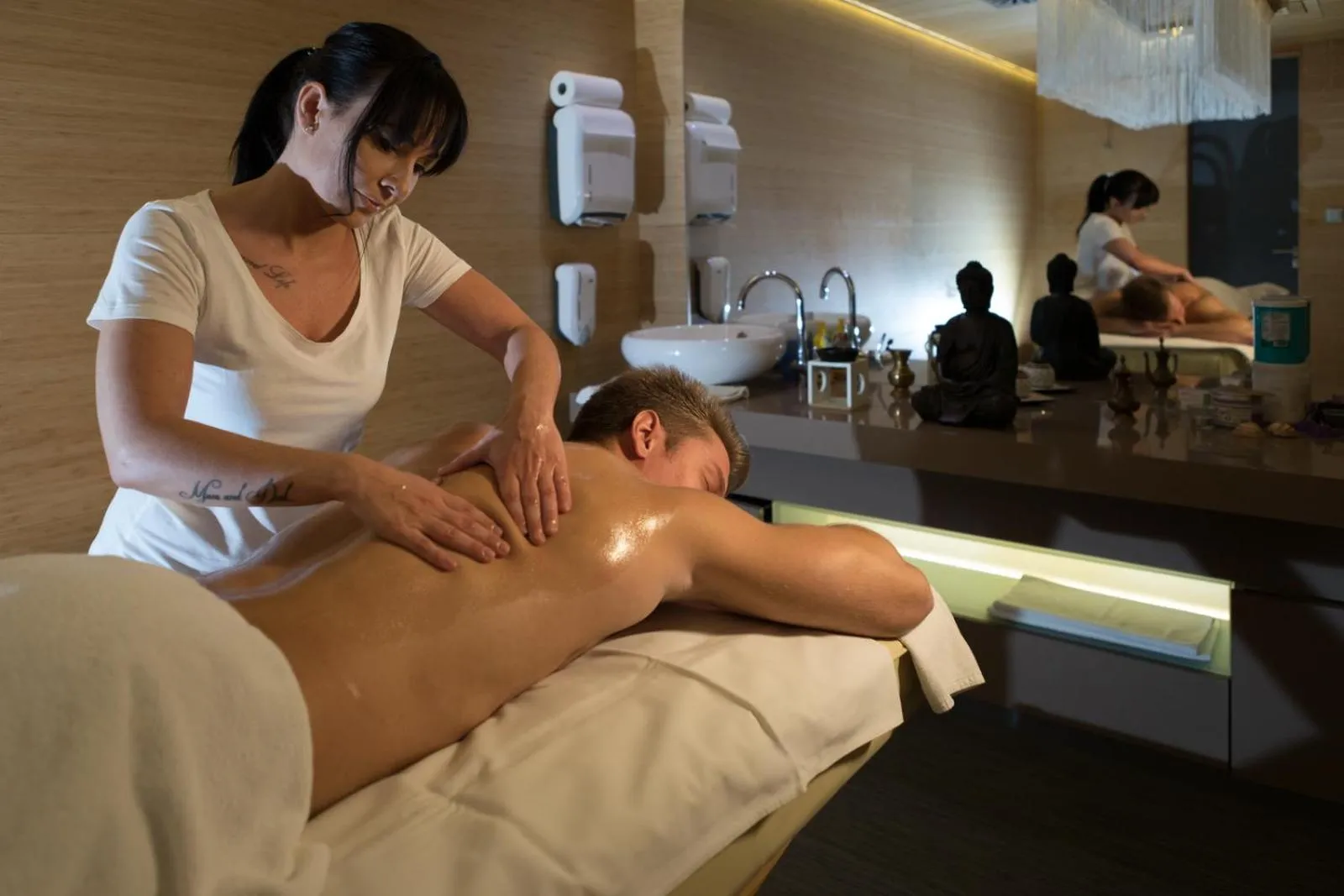 Massage in Hotel Zena Beauty & Shopping Center