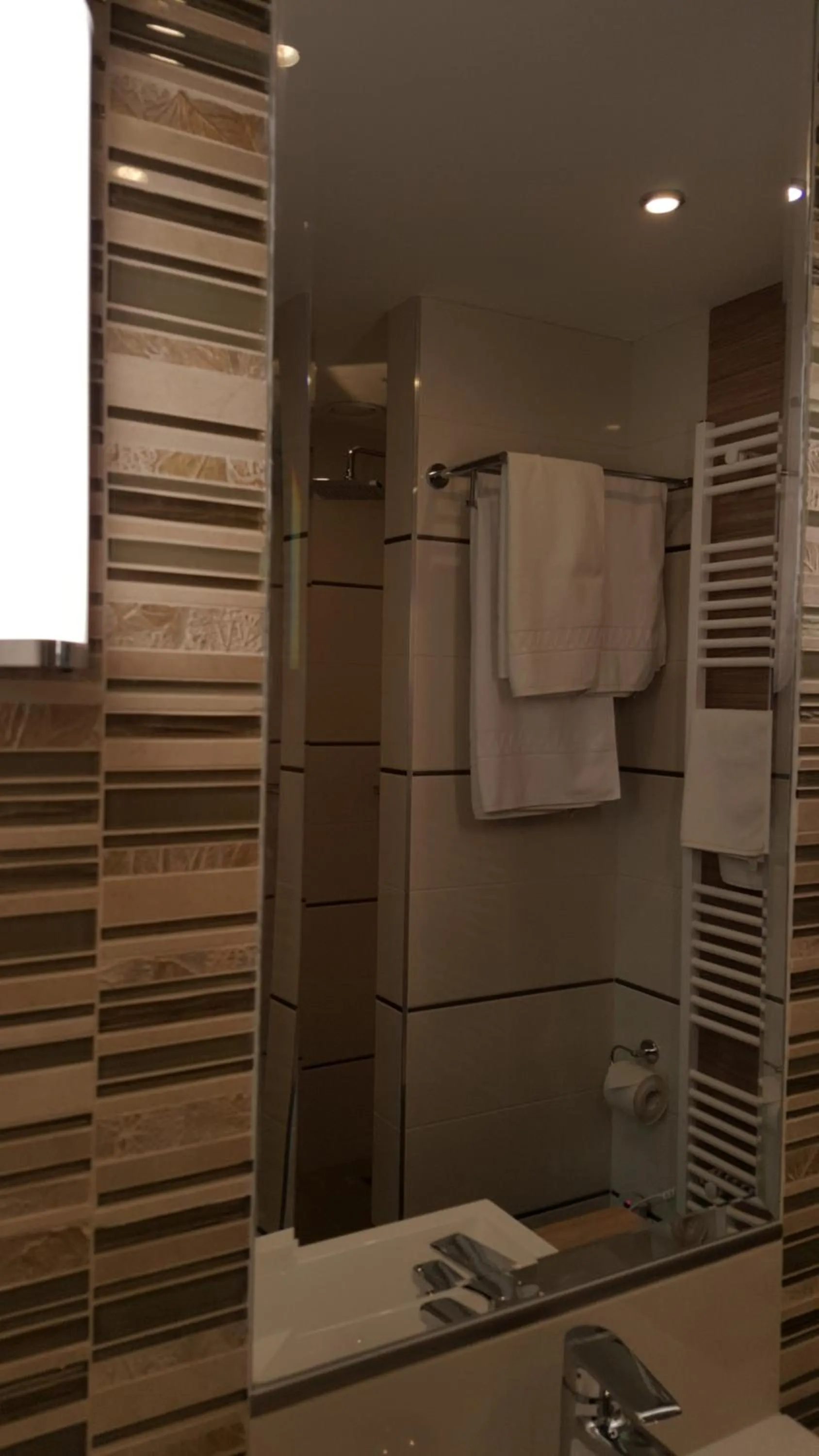 Bathroom in Hotel Zena Beauty & Shopping Center