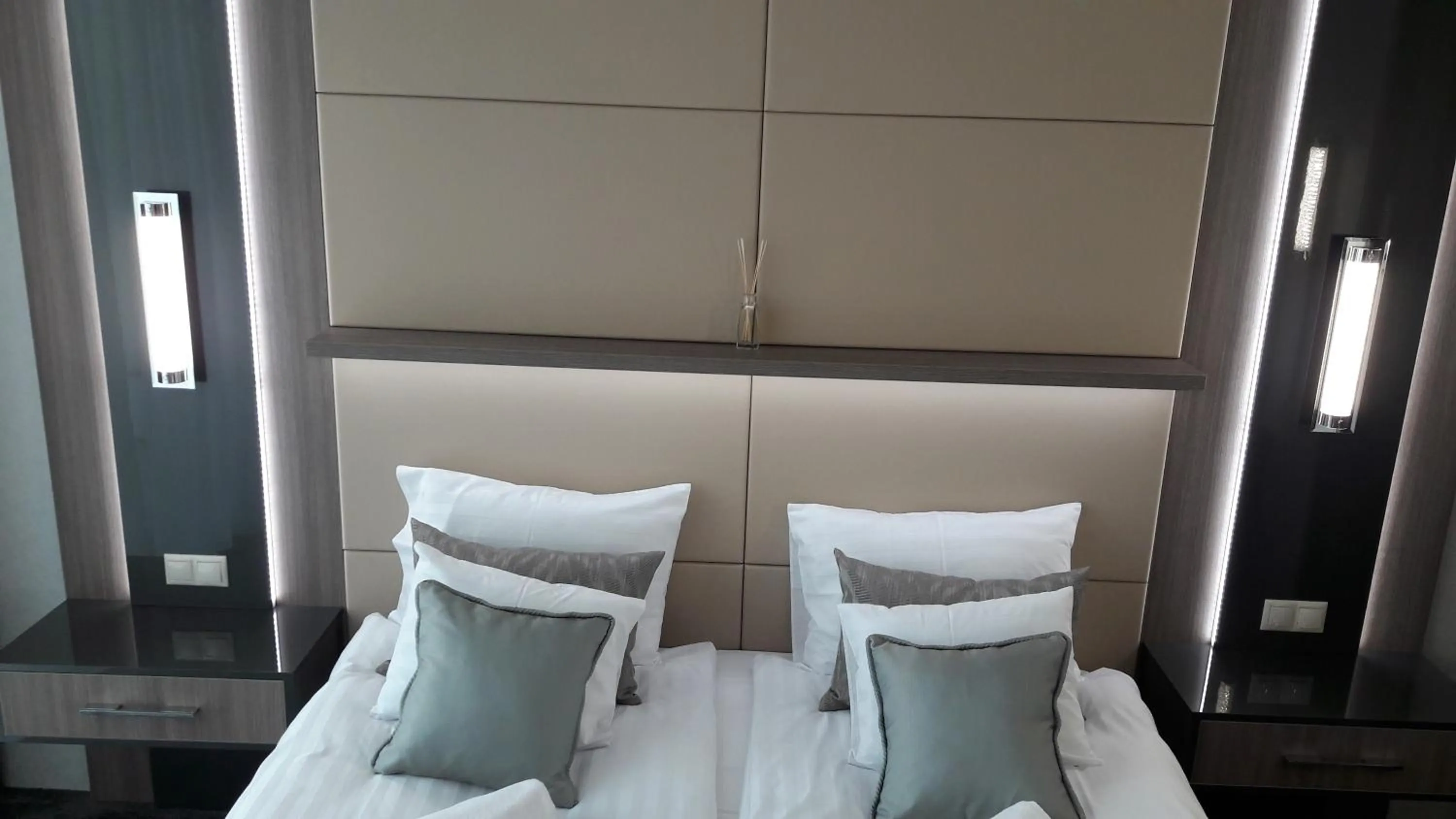 Bedroom, Bed in Hotel Zena Beauty & Shopping Center