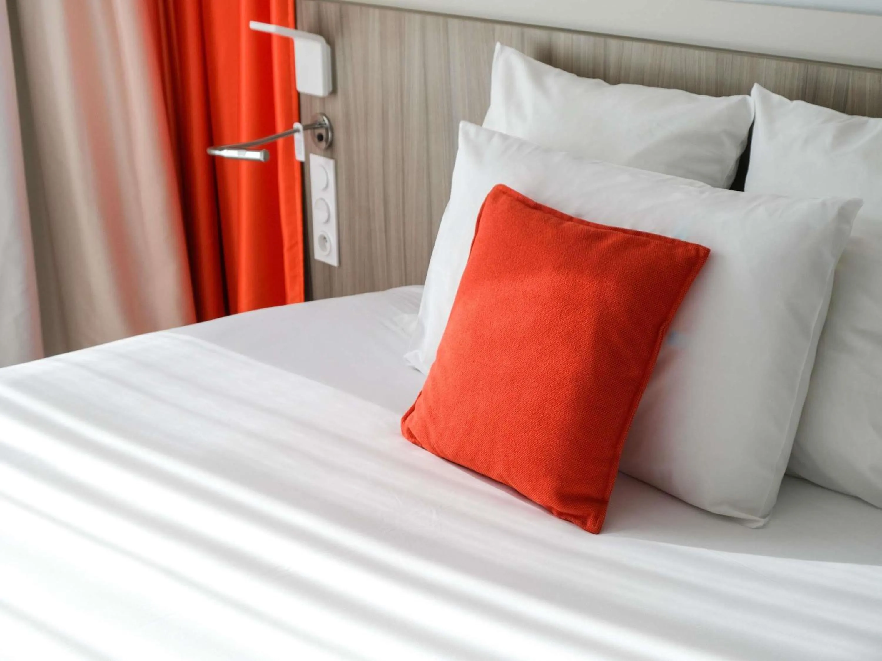 Bedroom, Bed in Mercure Toulouse Sud