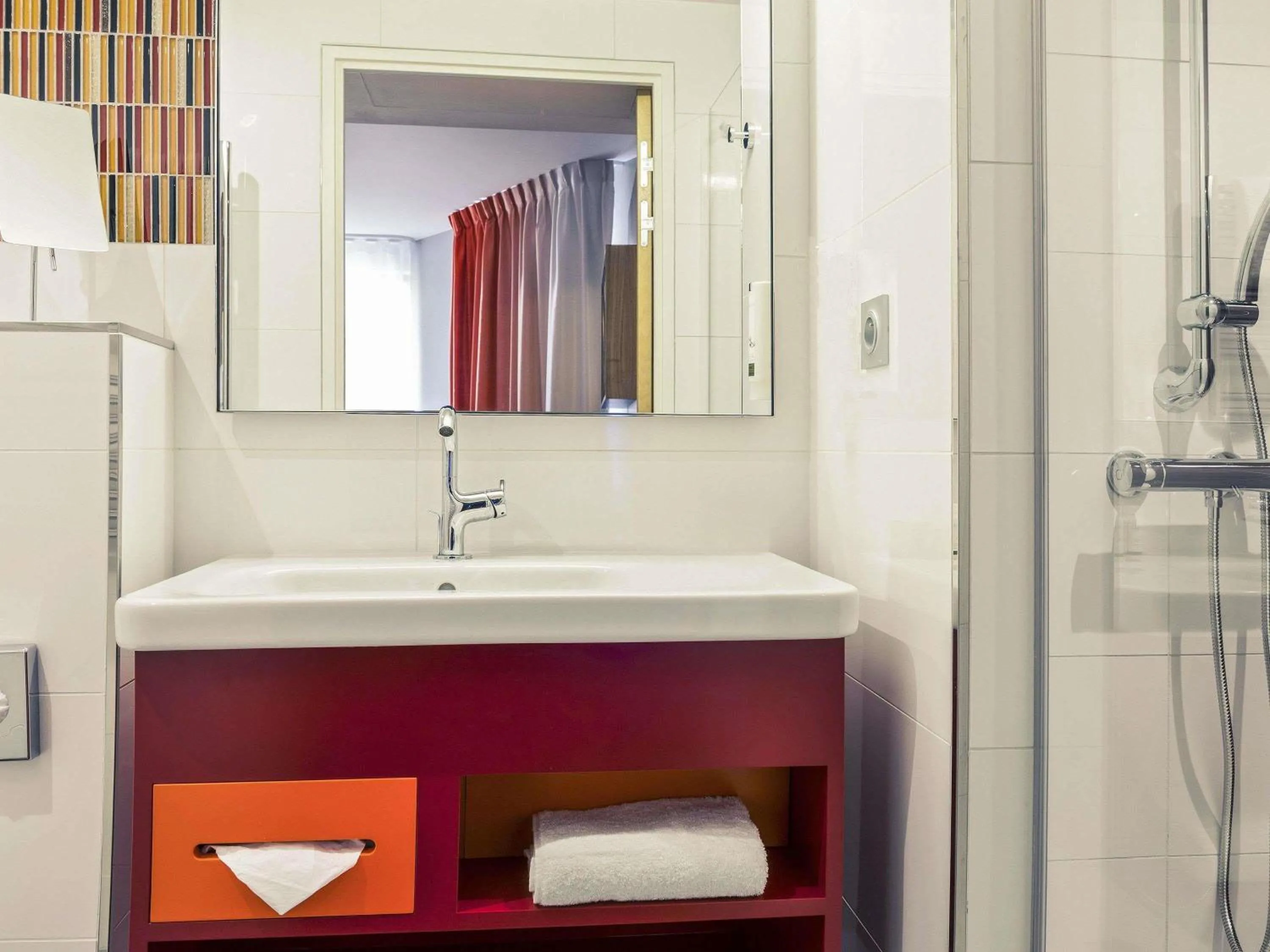 Bedroom in Mercure Toulouse Sud