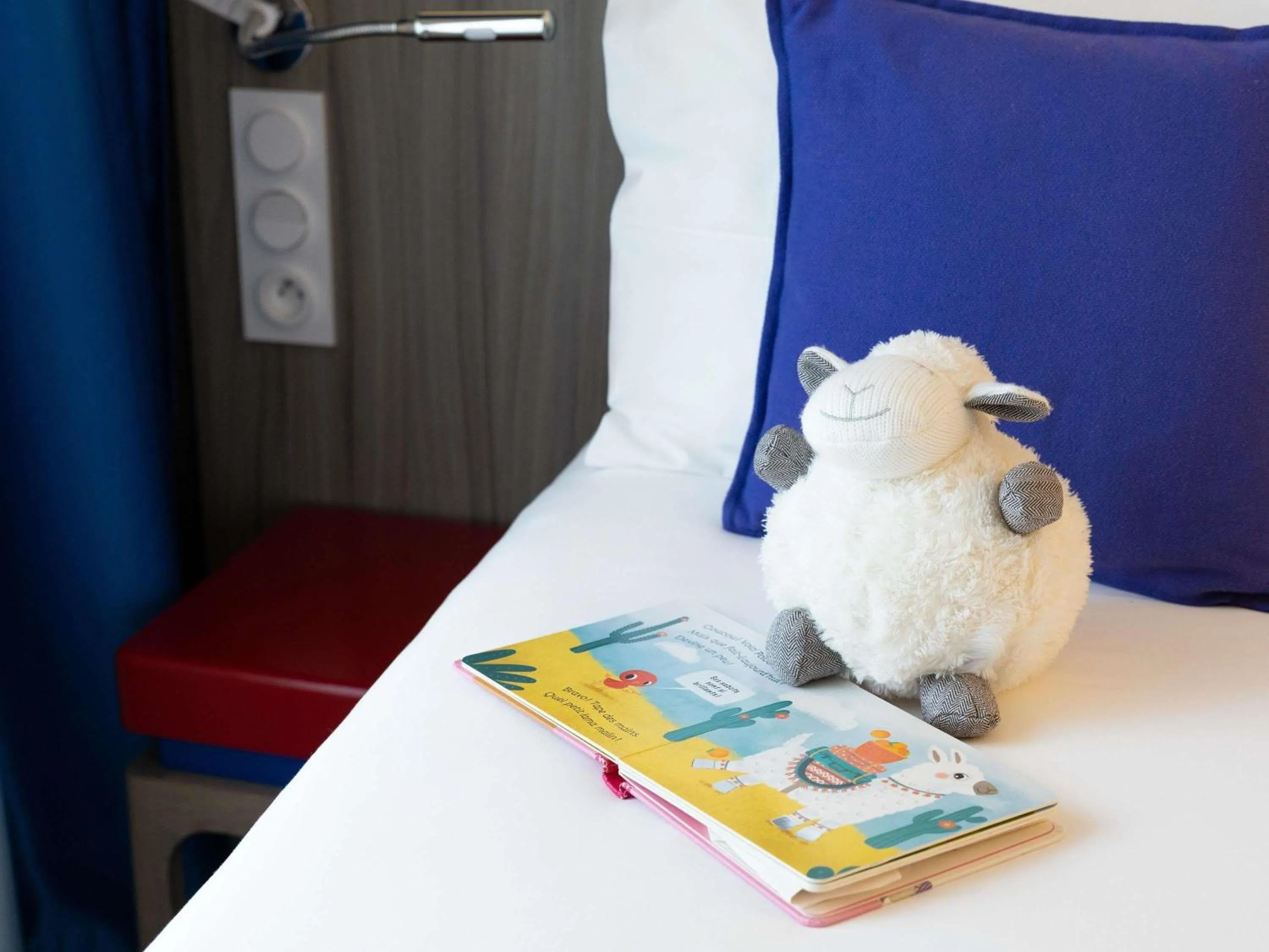 Other, Bed in Mercure Toulouse Sud