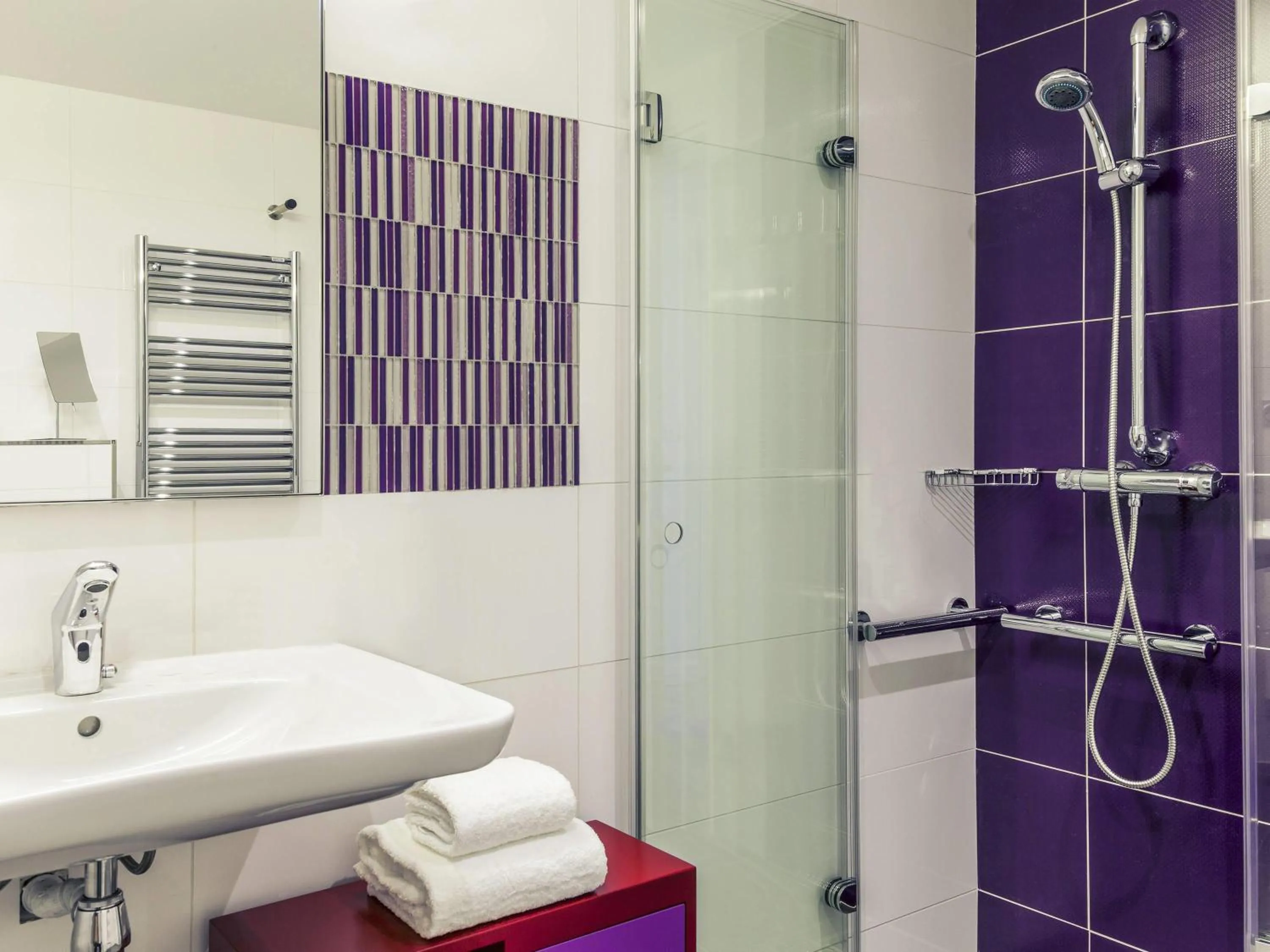 Bedroom in Mercure Toulouse Sud