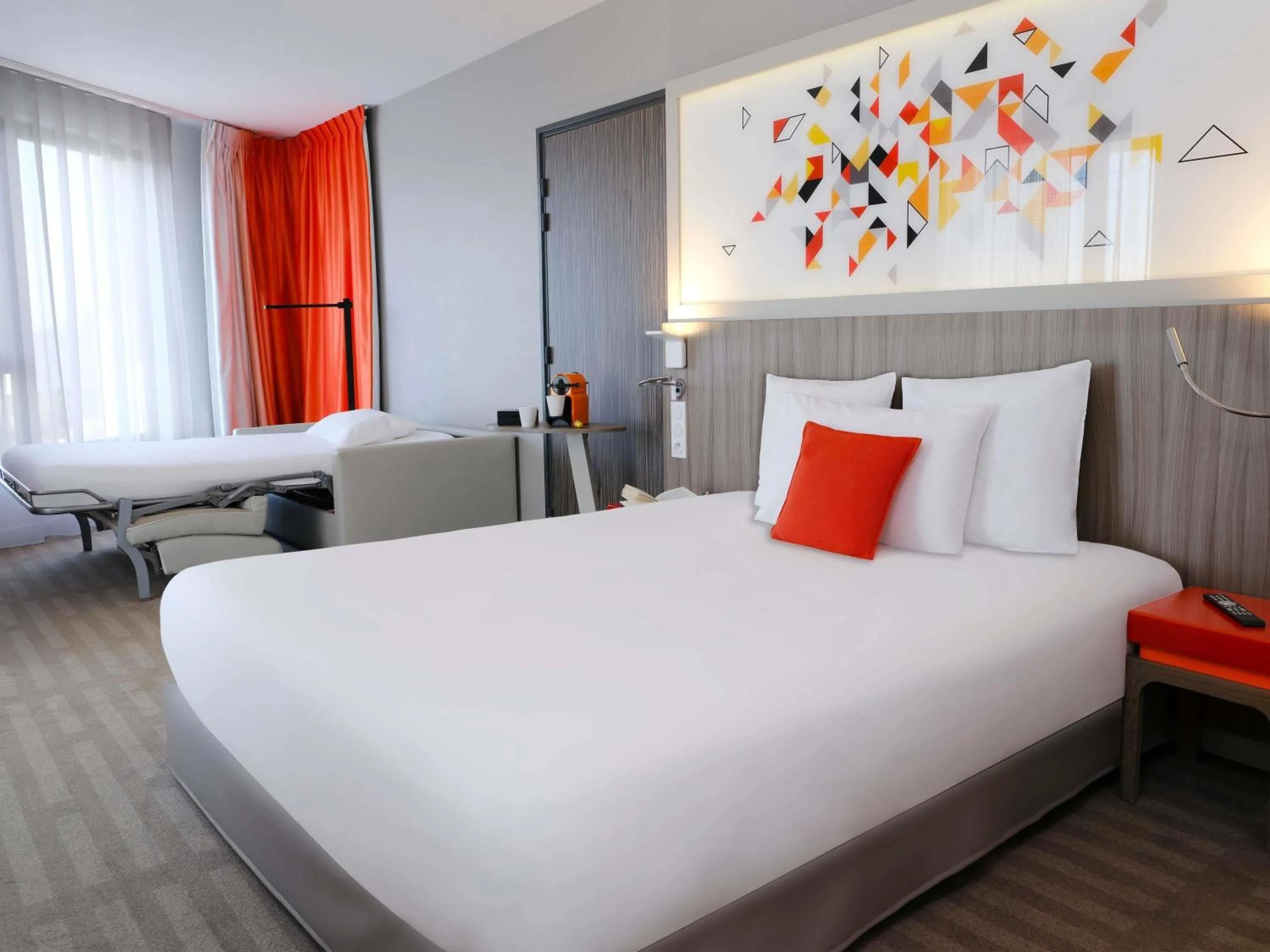 Bedroom, Bed in Mercure Toulouse Sud