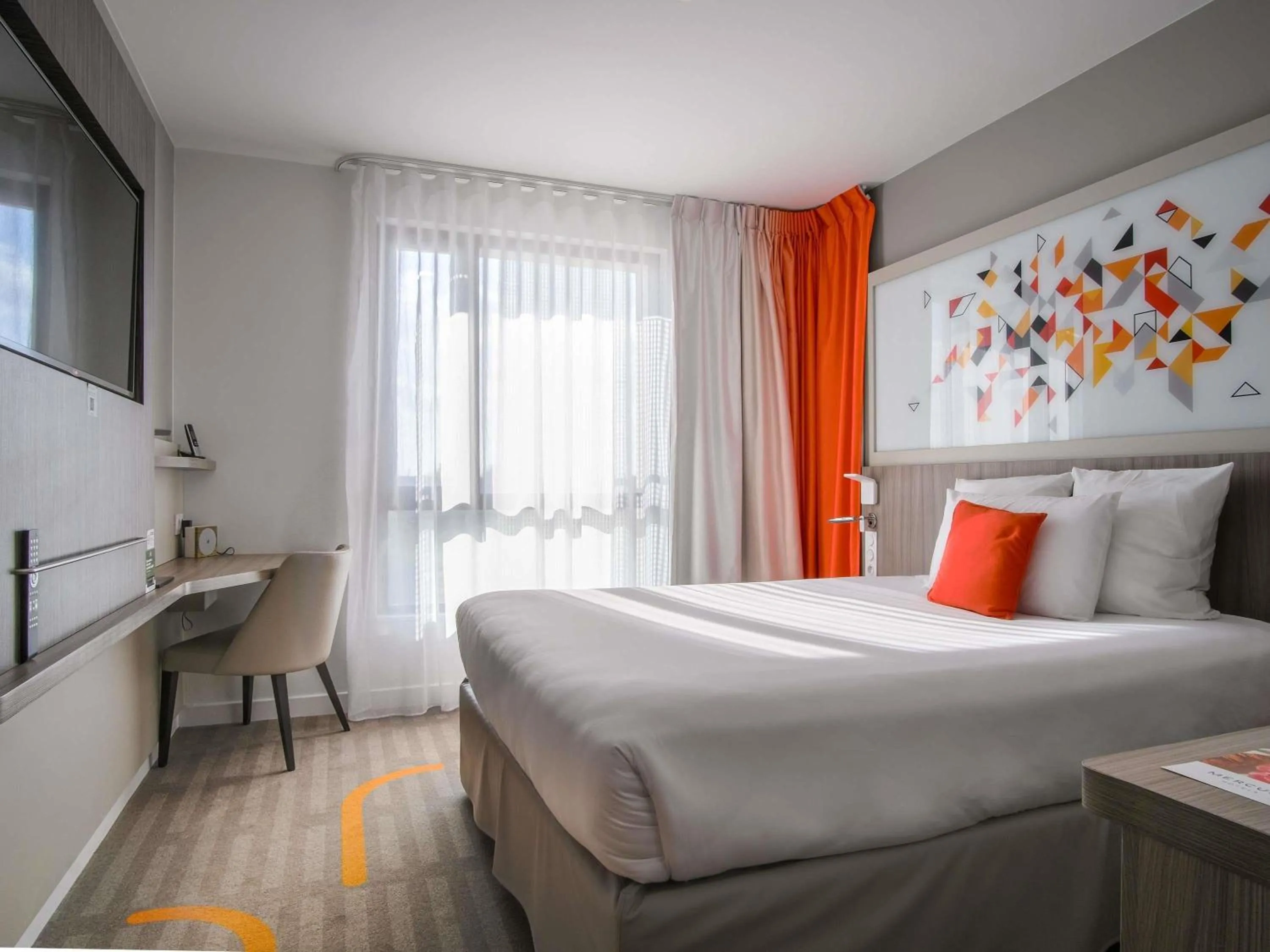 Bedroom, Bed in Mercure Toulouse Sud