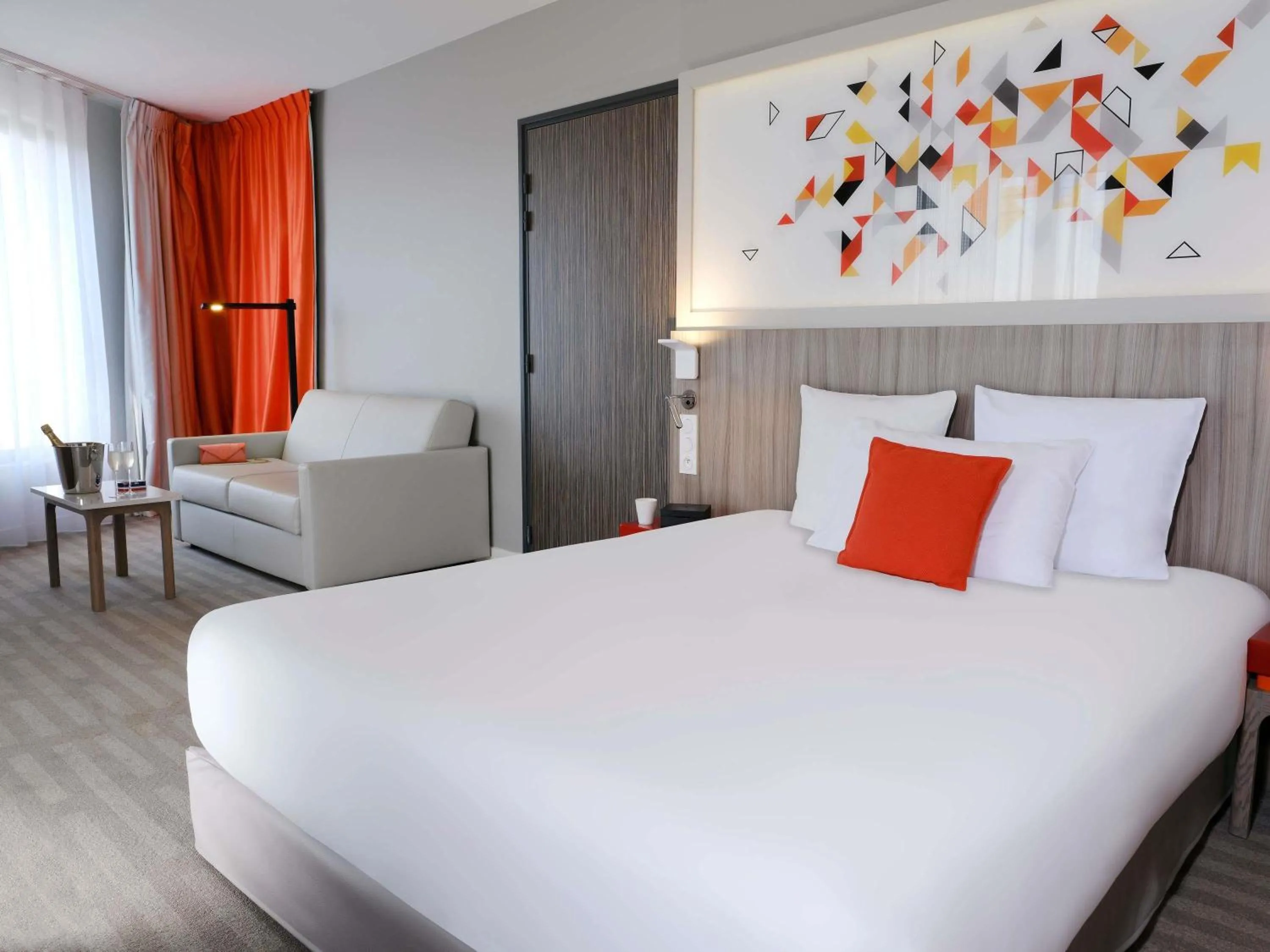 Bedroom, Bed in Mercure Toulouse Sud