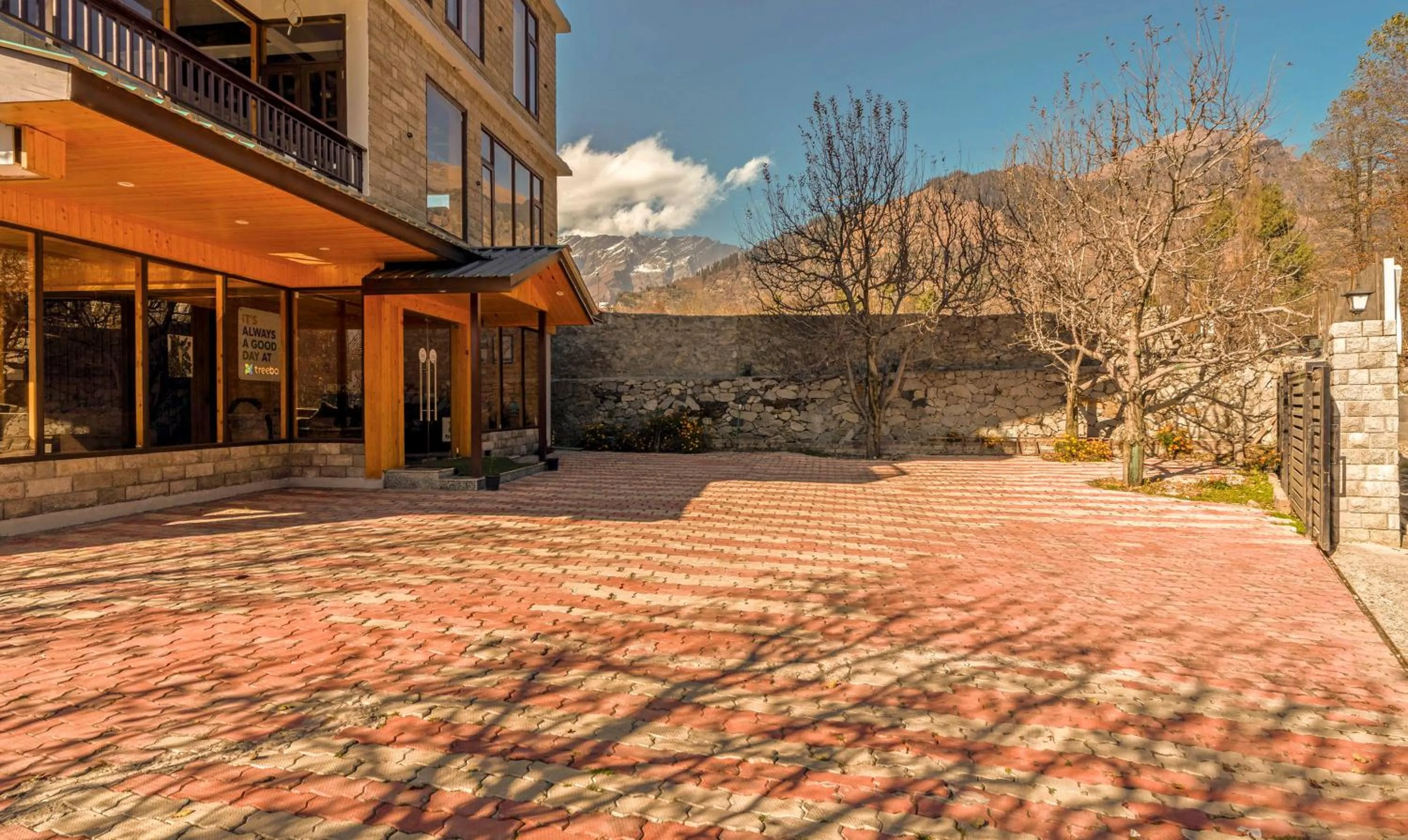Parking in Treebo M R Villa