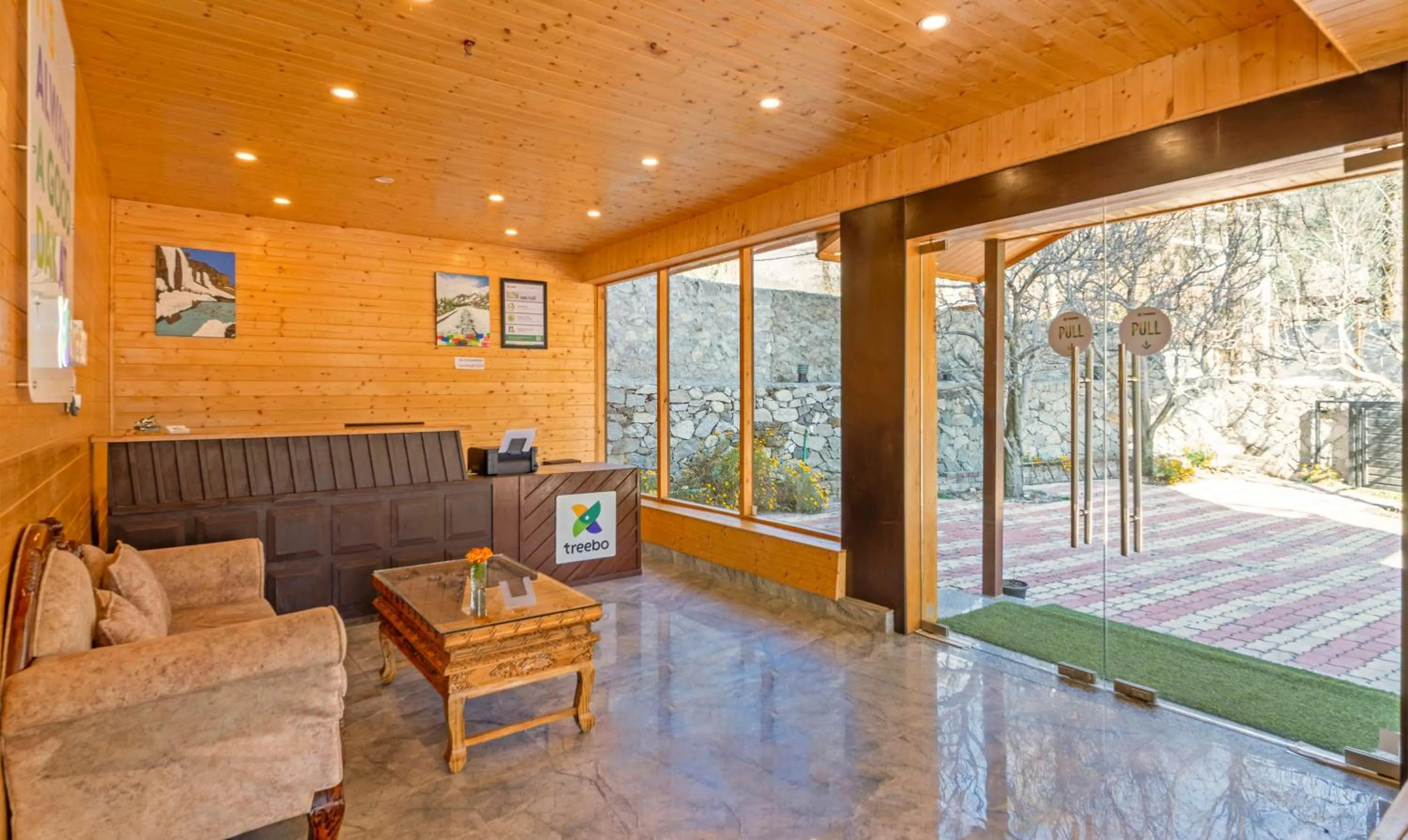Lobby or reception in Treebo M R Villa
