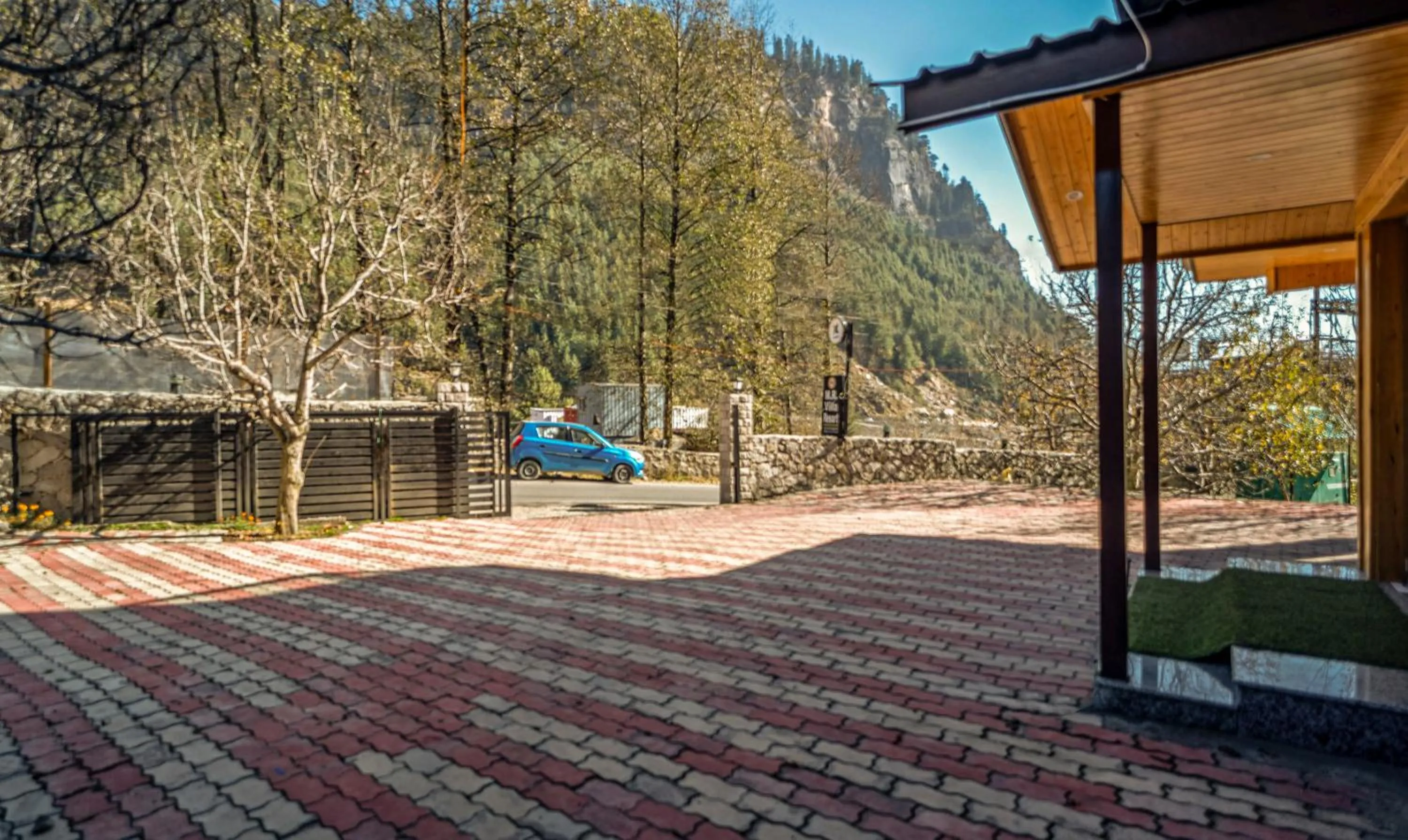 Parking in Treebo M R Villa