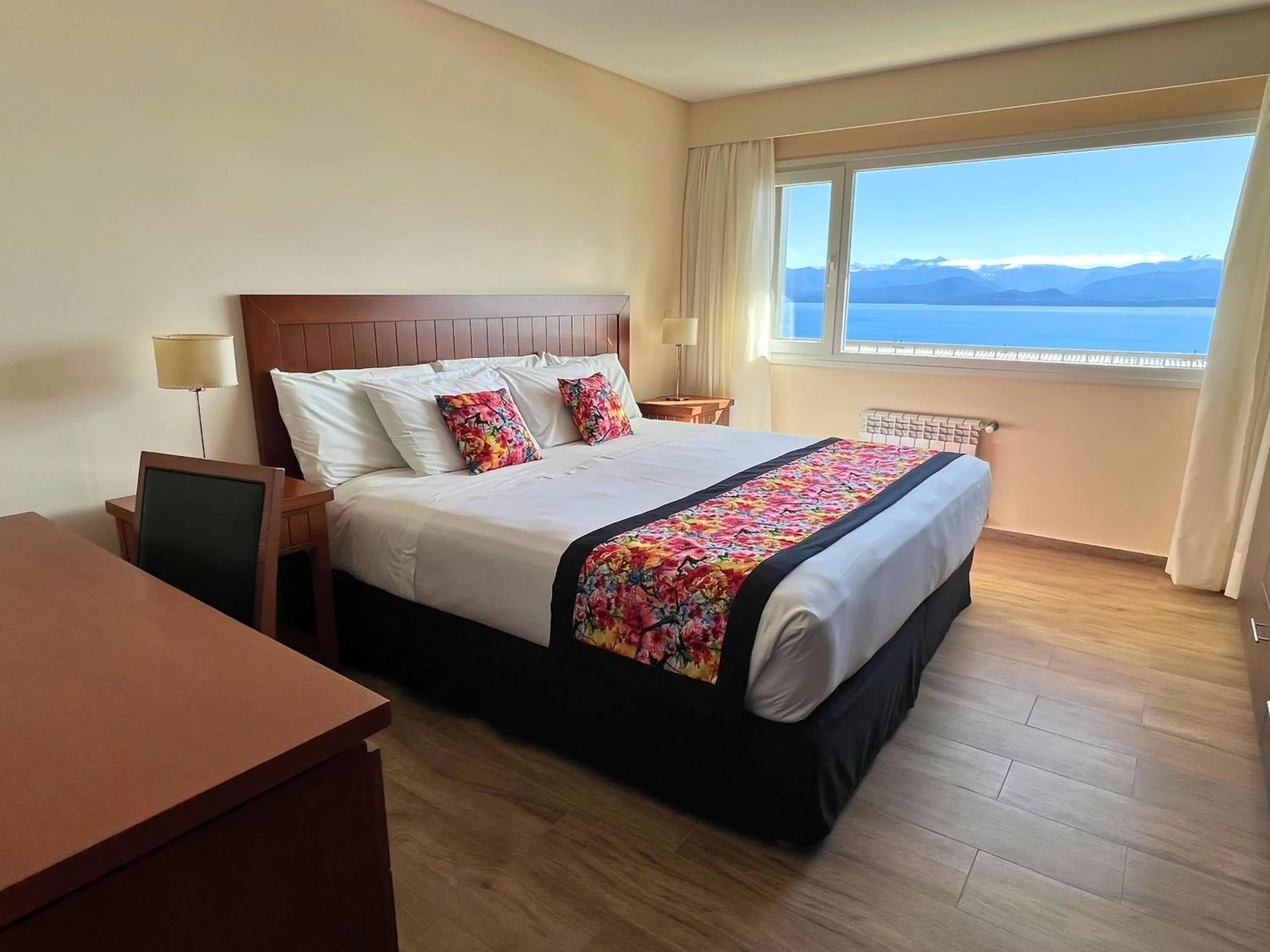 Photo of the whole room, Bed in Huinid Pioneros Aparts