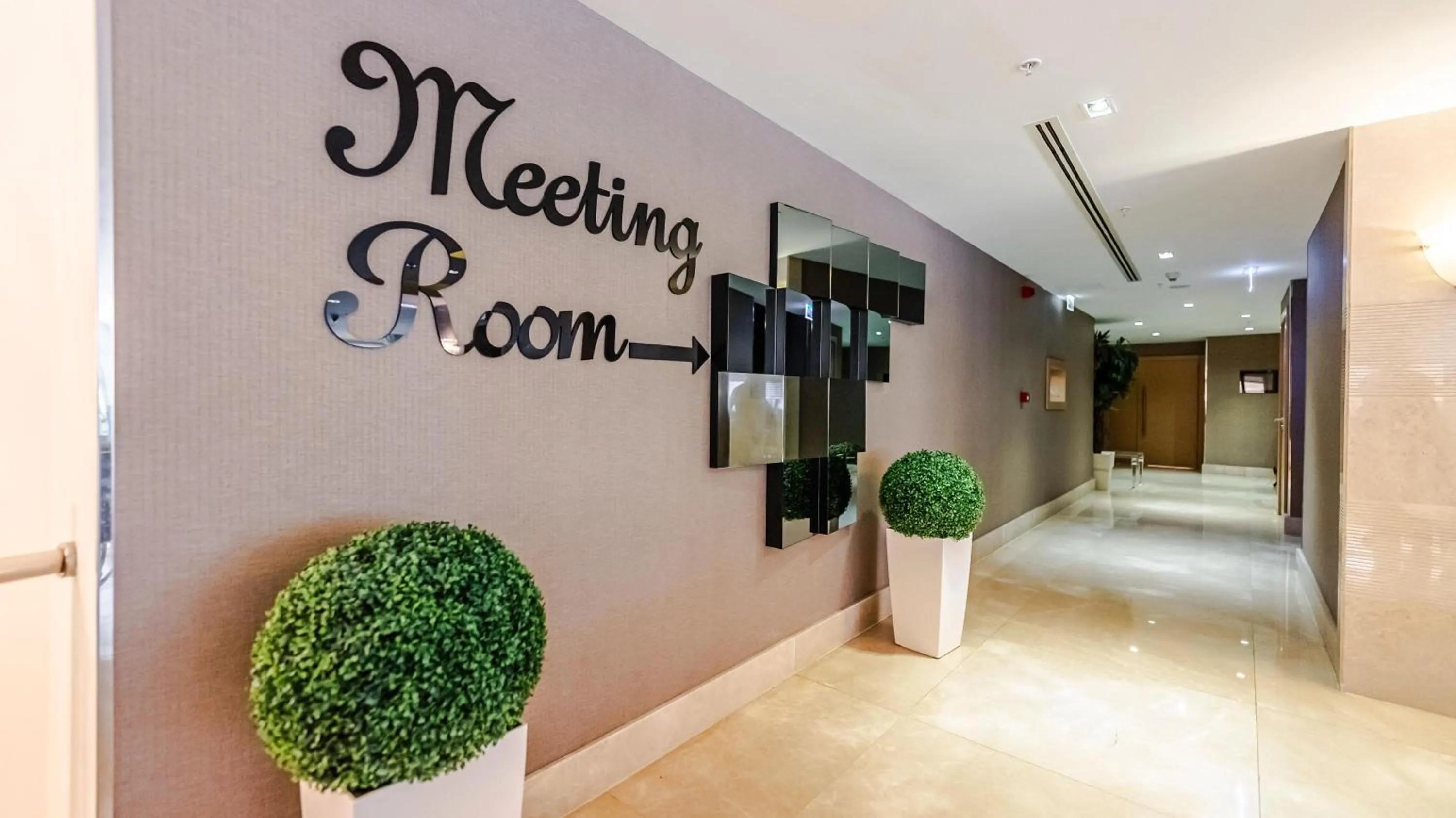 Meeting/conference room in Kent Hotel